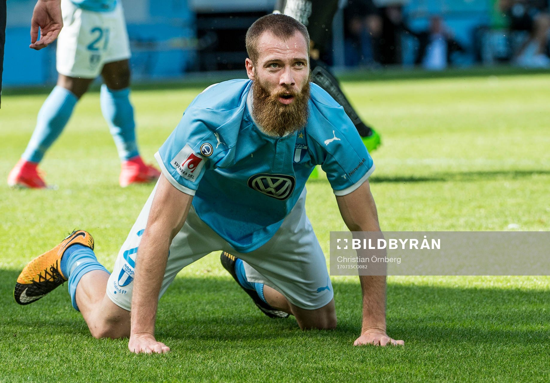 Malmö FFs Jo Inge Berget liggandes på gräset