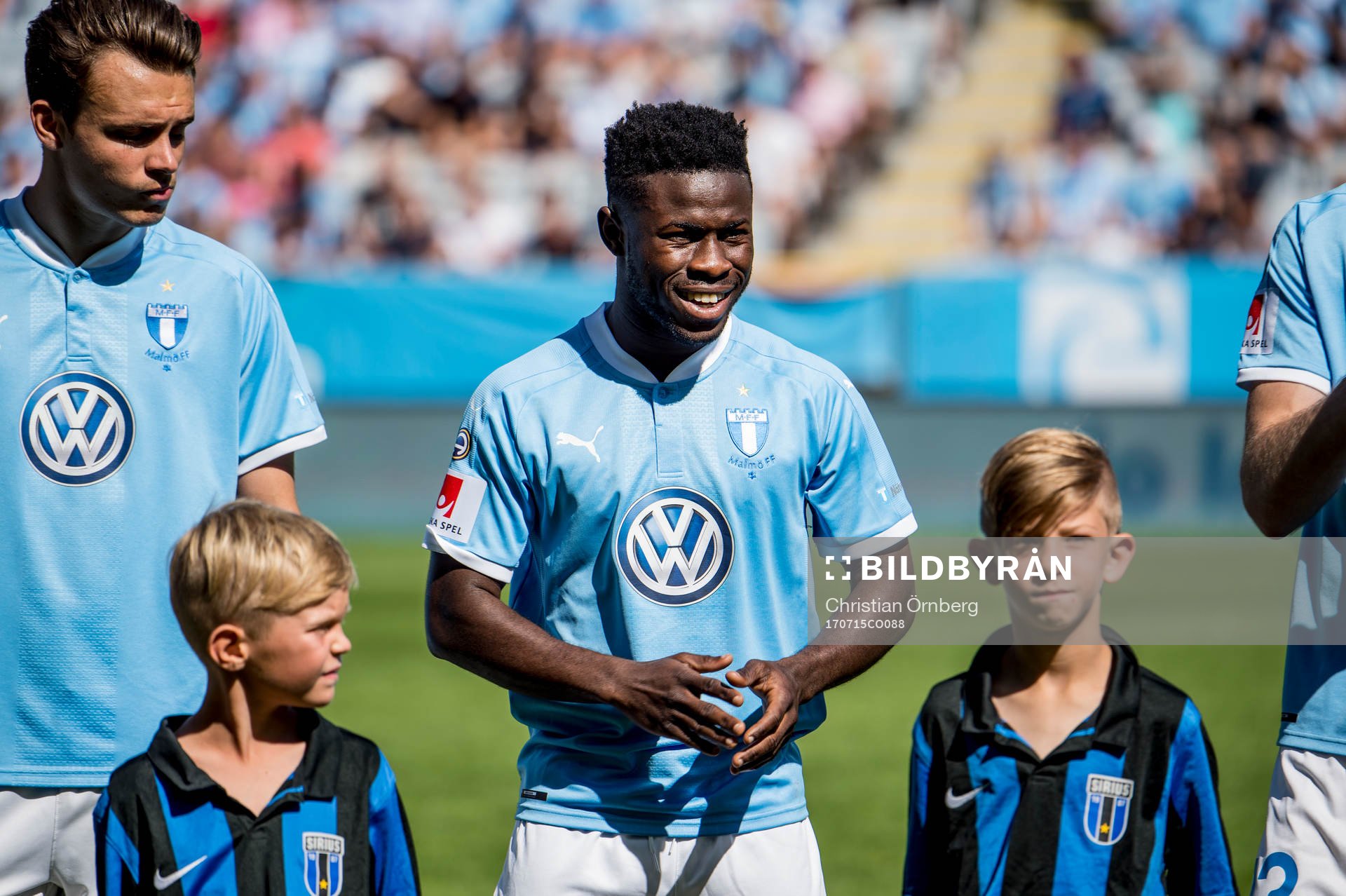 Malmö FFs Kingsley Sarfo innan fotbollsmatchen i