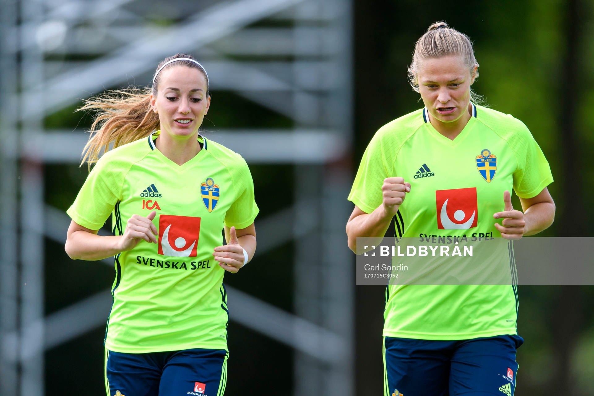 Kosovare Asllani och Fridolina Rolfö