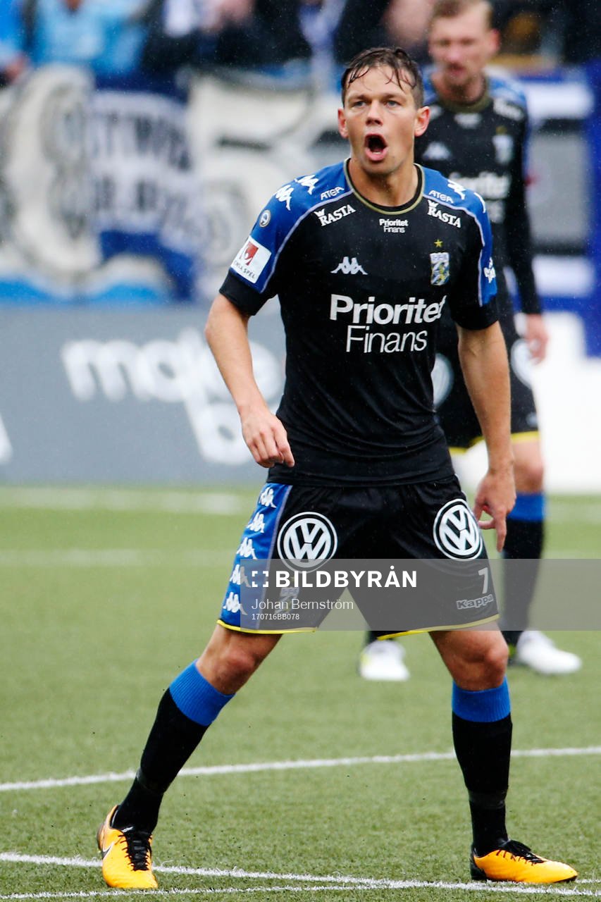 IFK Göteborgs Mads Albaek reagerar