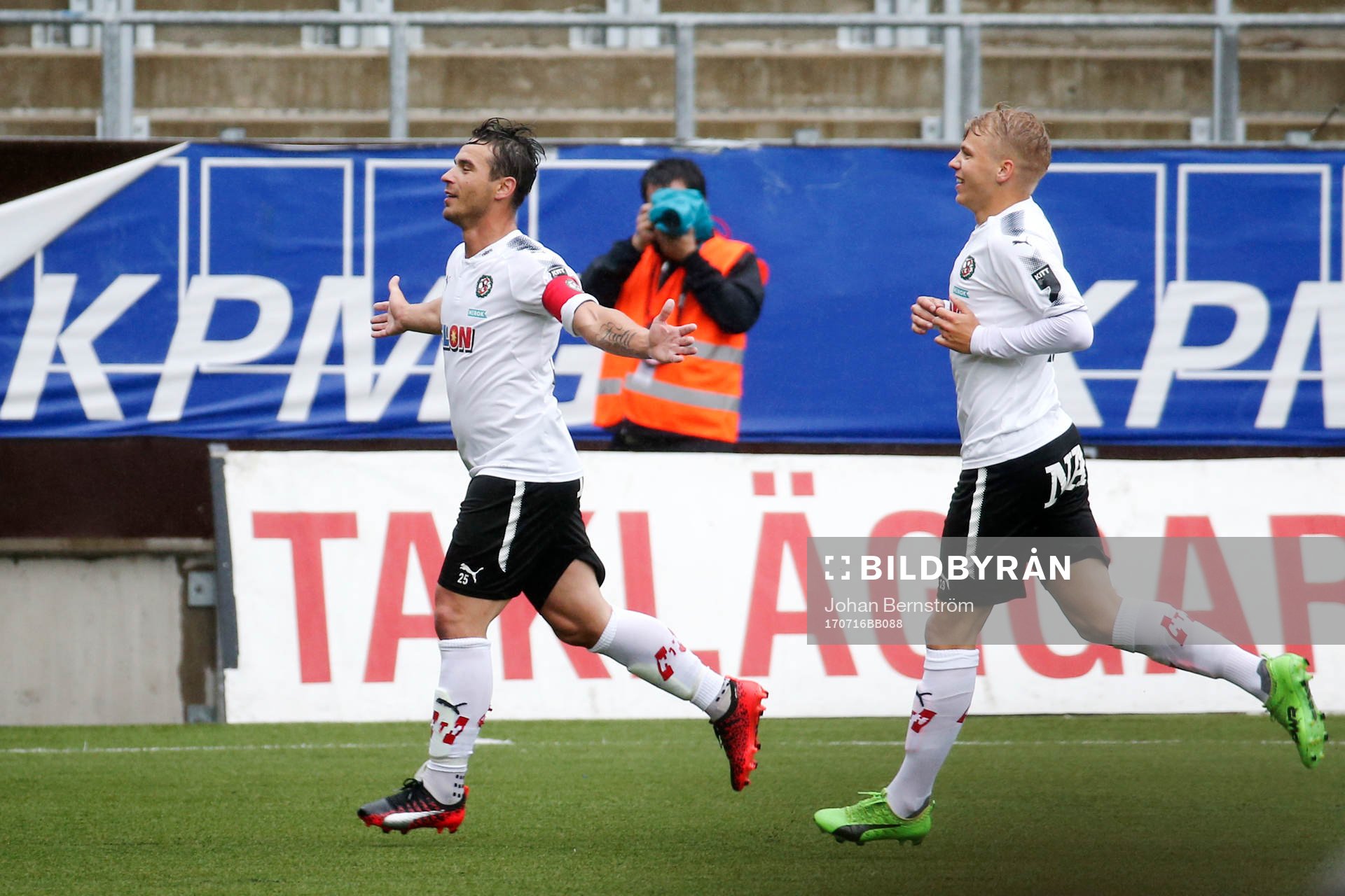 Örebros Nordin Gerzic jublar