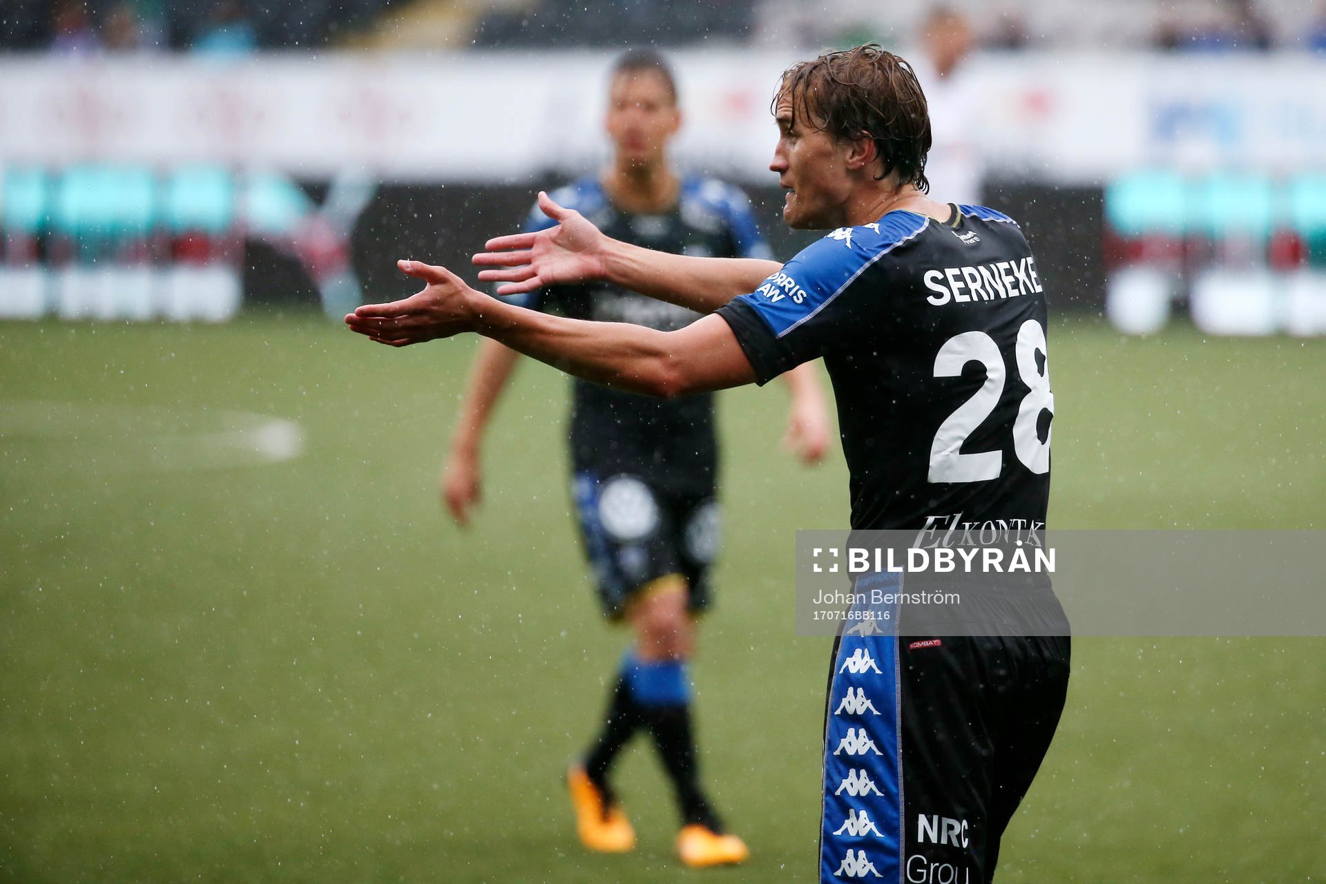 IFK Göteborgs Thomas Rogne reagerar