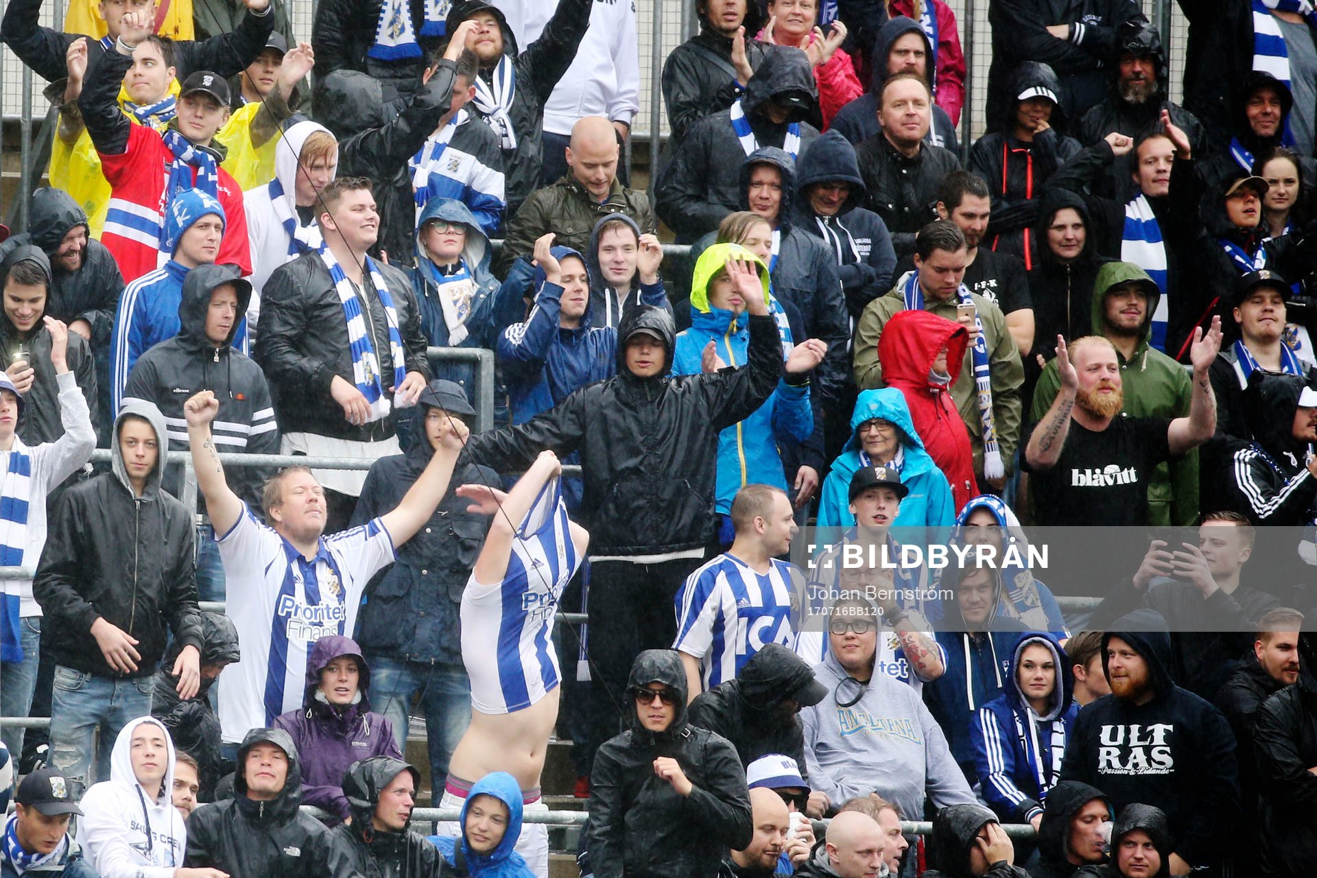 IFK Göteborgs supportrar jublar