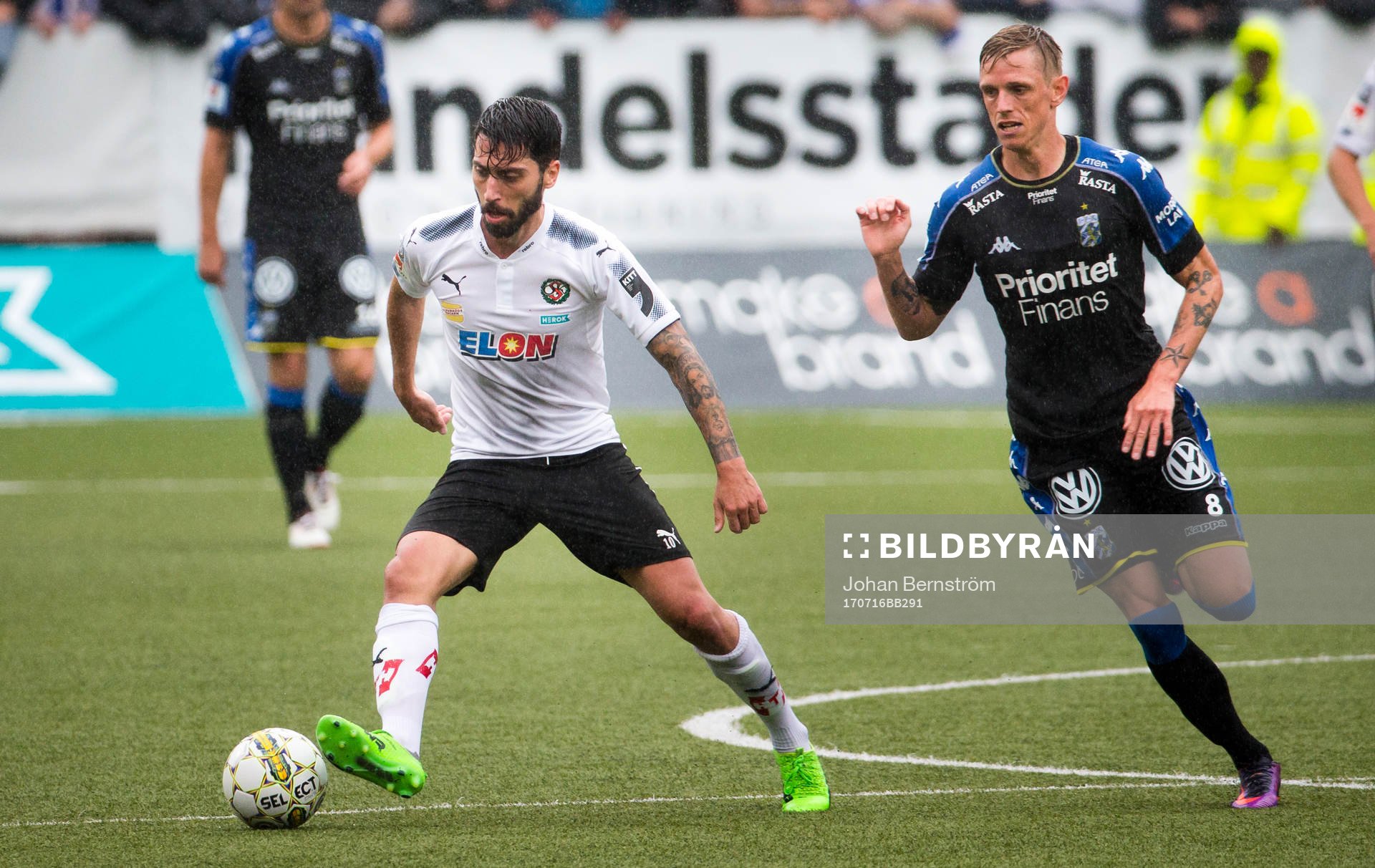 Örebros Nahir Besara och IFK Göteborgs Sören Rieks