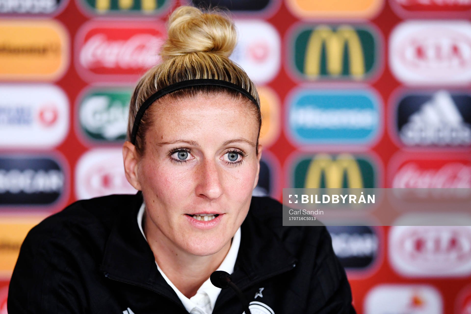 Anja Mittag under en presskonferens med Tyskland inför fotbolls-EM den 16 juli 2017 i Breda.