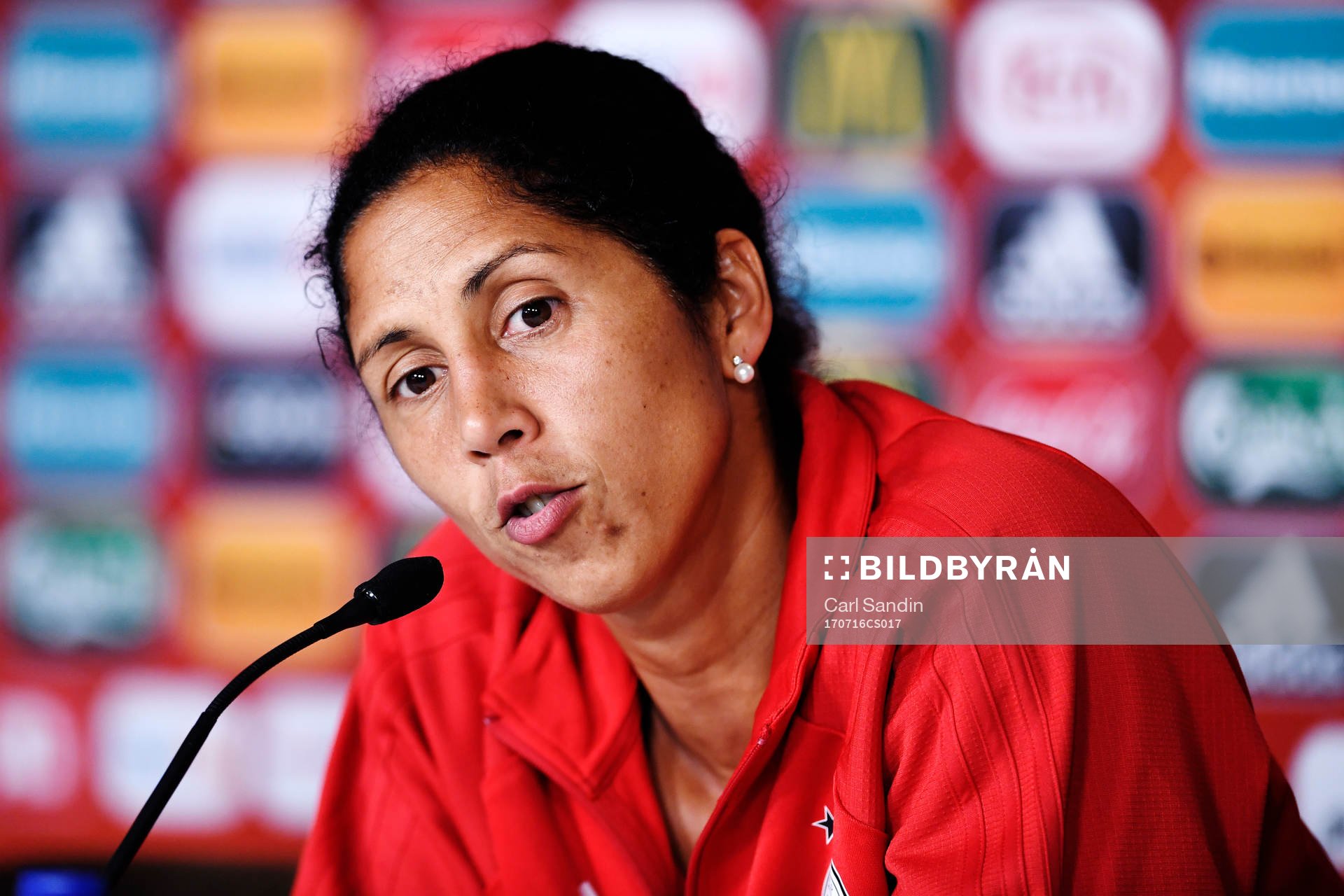 Förbundskapten Steffi Jones under en presskonferens med Tyskland inför fotbolls-EM den 16 juli 2017 i Breda.