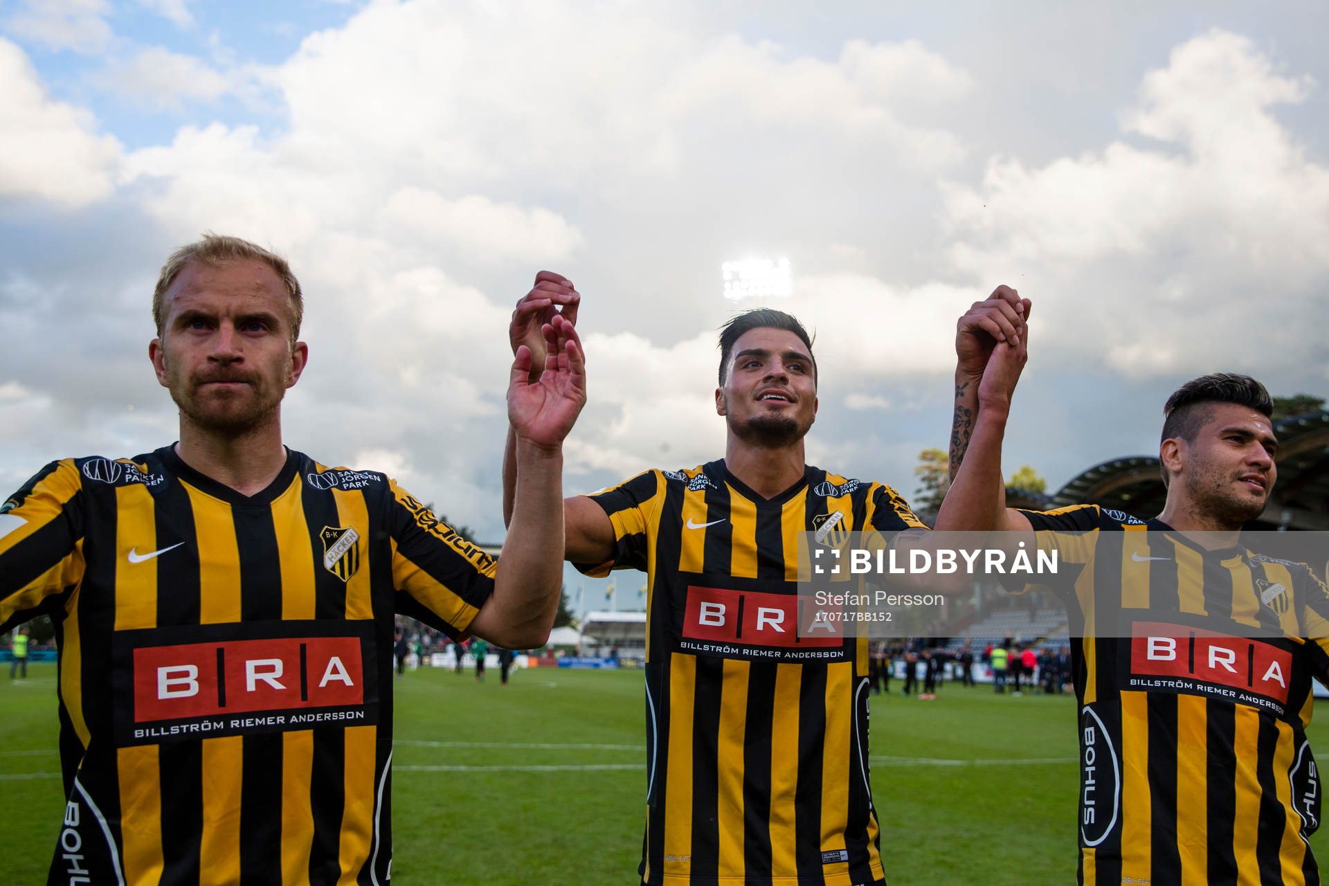 Häckens Kari Arkivuo, Ahmad Yasin och Paulinho jublar