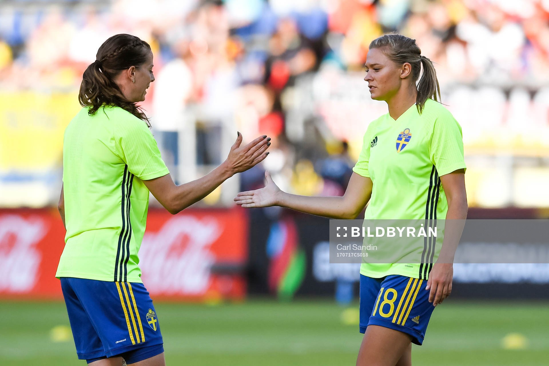 Sveriges Lotta Schelin och Fridolina Rolfö före