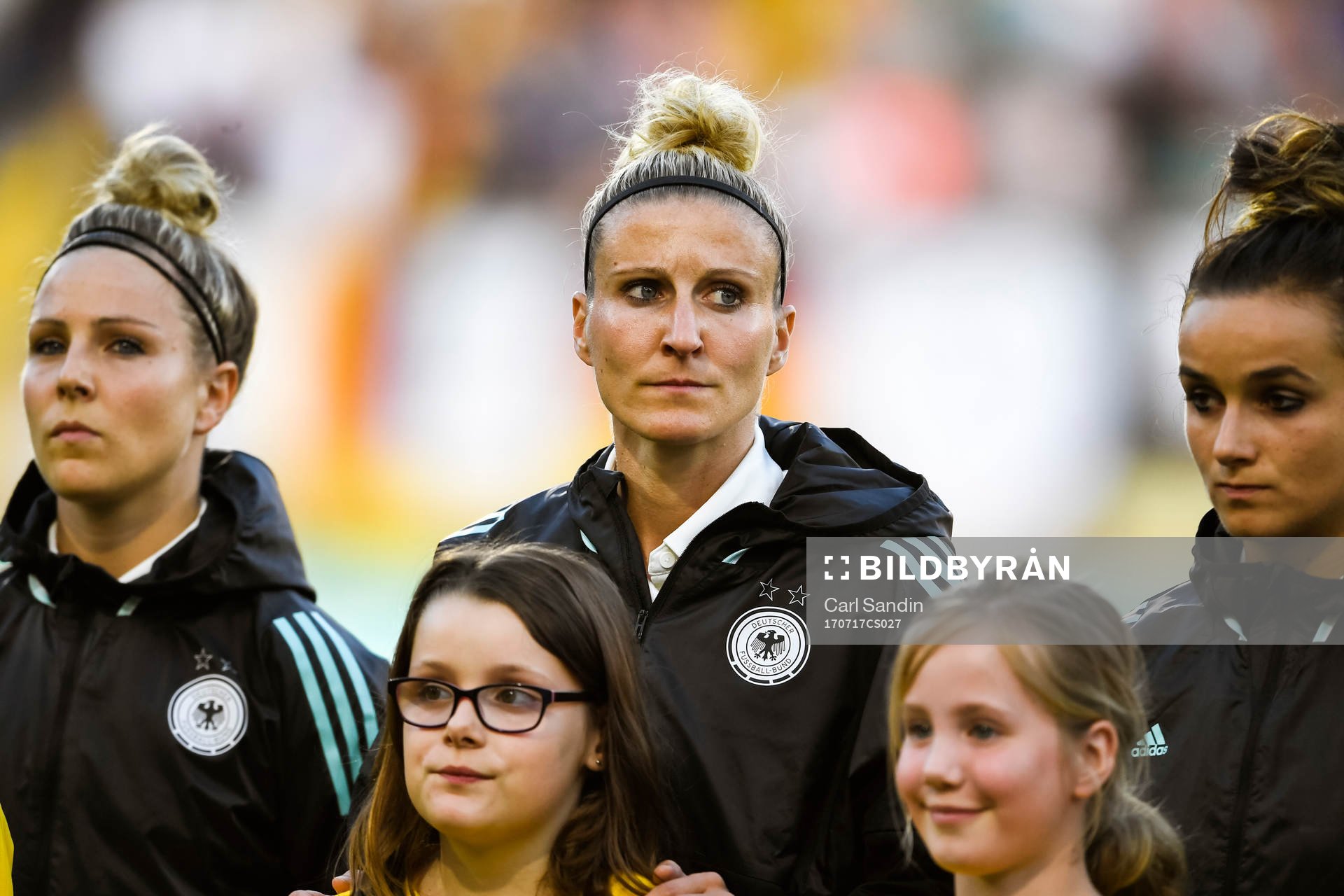 Tysklands Anja Mittag före fotbollsmatchen mellan Tyskland