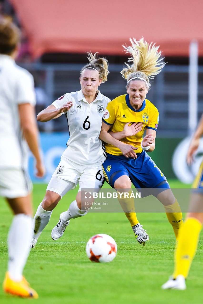 Tysklands Kristin Demann och Sveriges Lisa Dahlkvist i
