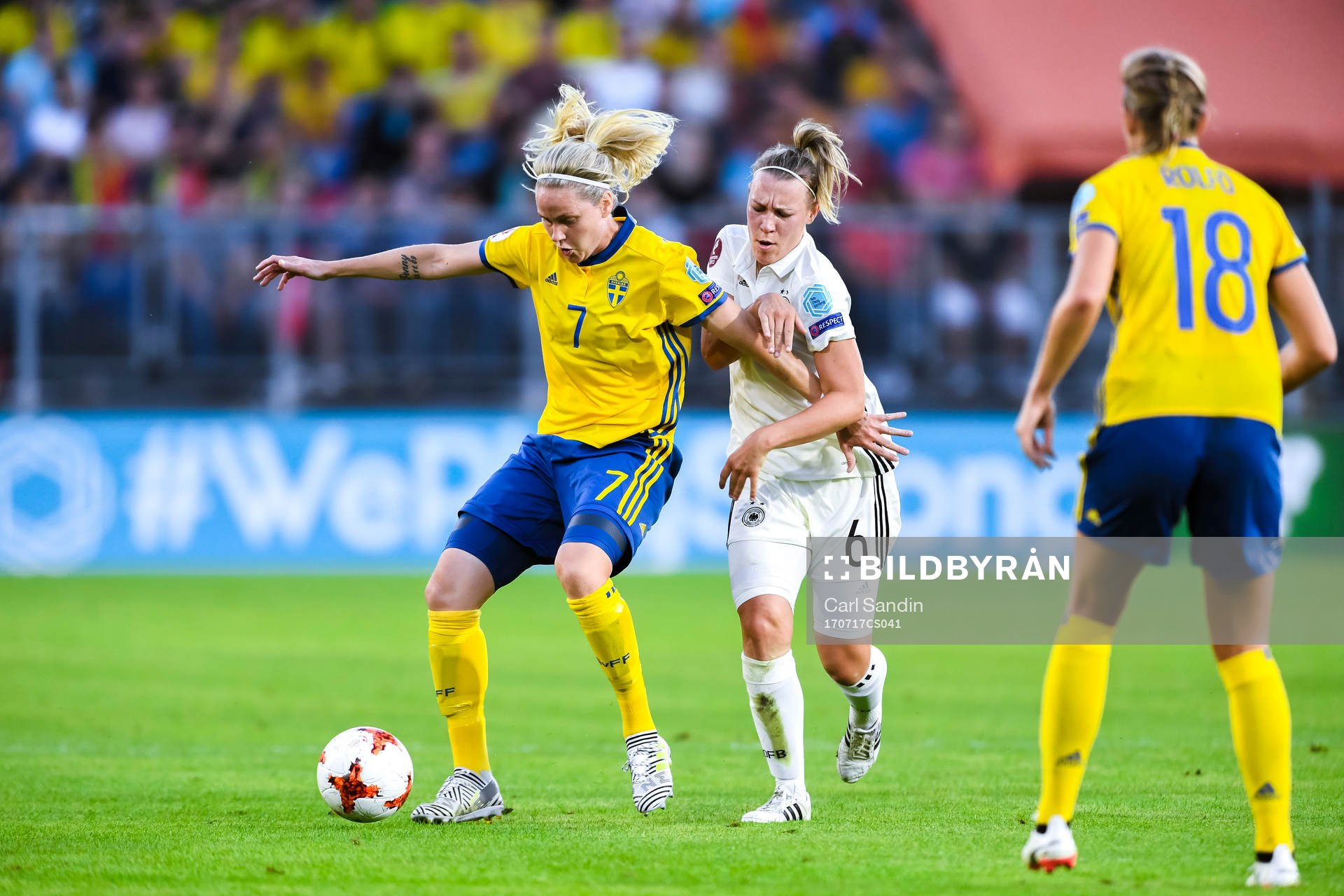 Sveriges Lisa Dahlkvist och Tysklands Kristin Demann  i