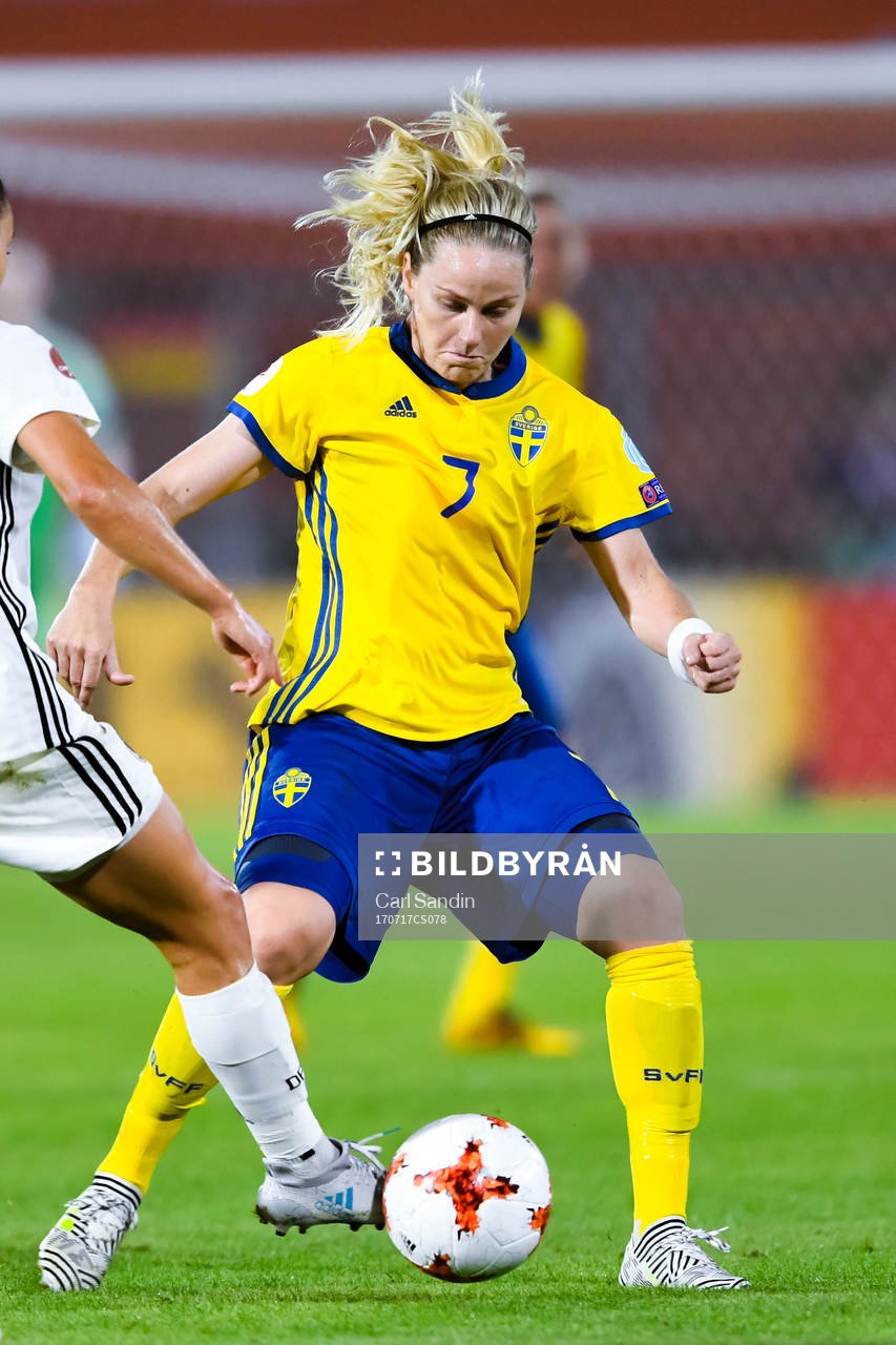 Sveriges Lisa Dahlkvist  i fotbollsmatchen mellan Tyskland