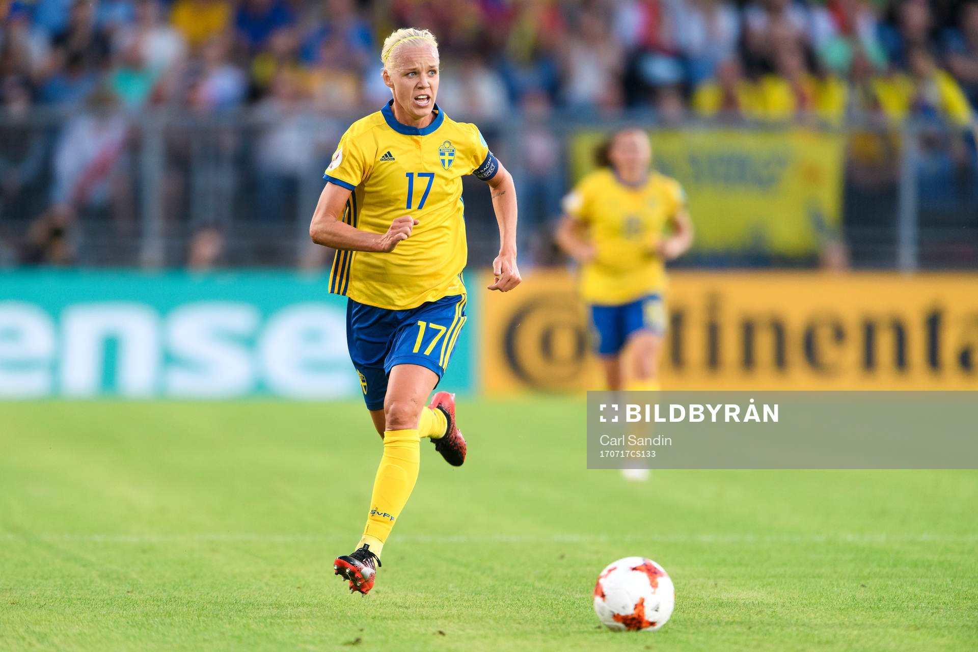 Sveriges Caroline Seger i fotbollsmatchen mellan Tyskland och Sverige under fotbolls-EM den 17 juli 2017 i Breda.