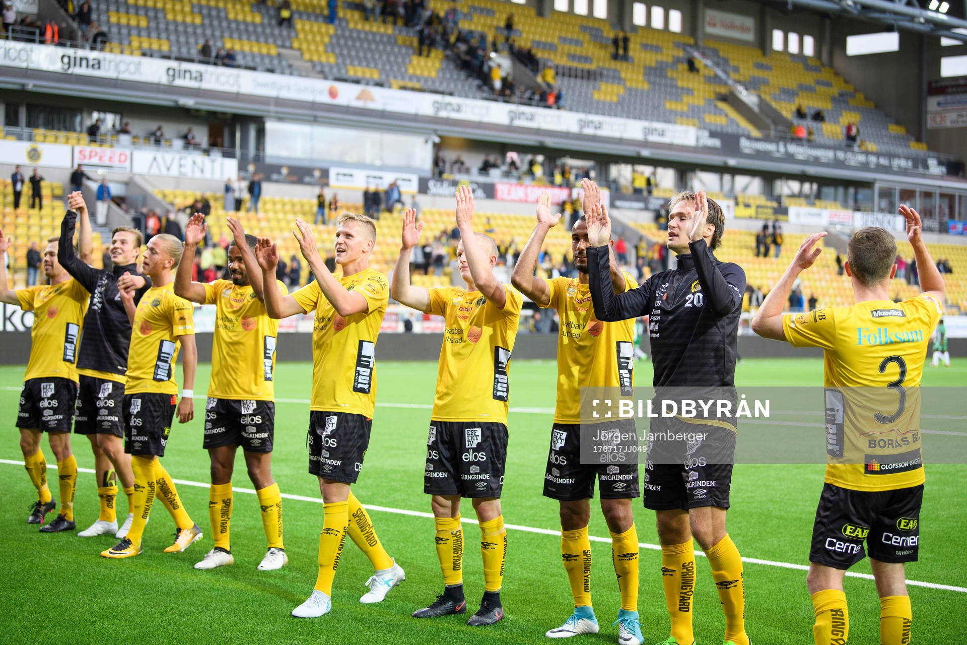 Elfsborgs spelare tackar publiken