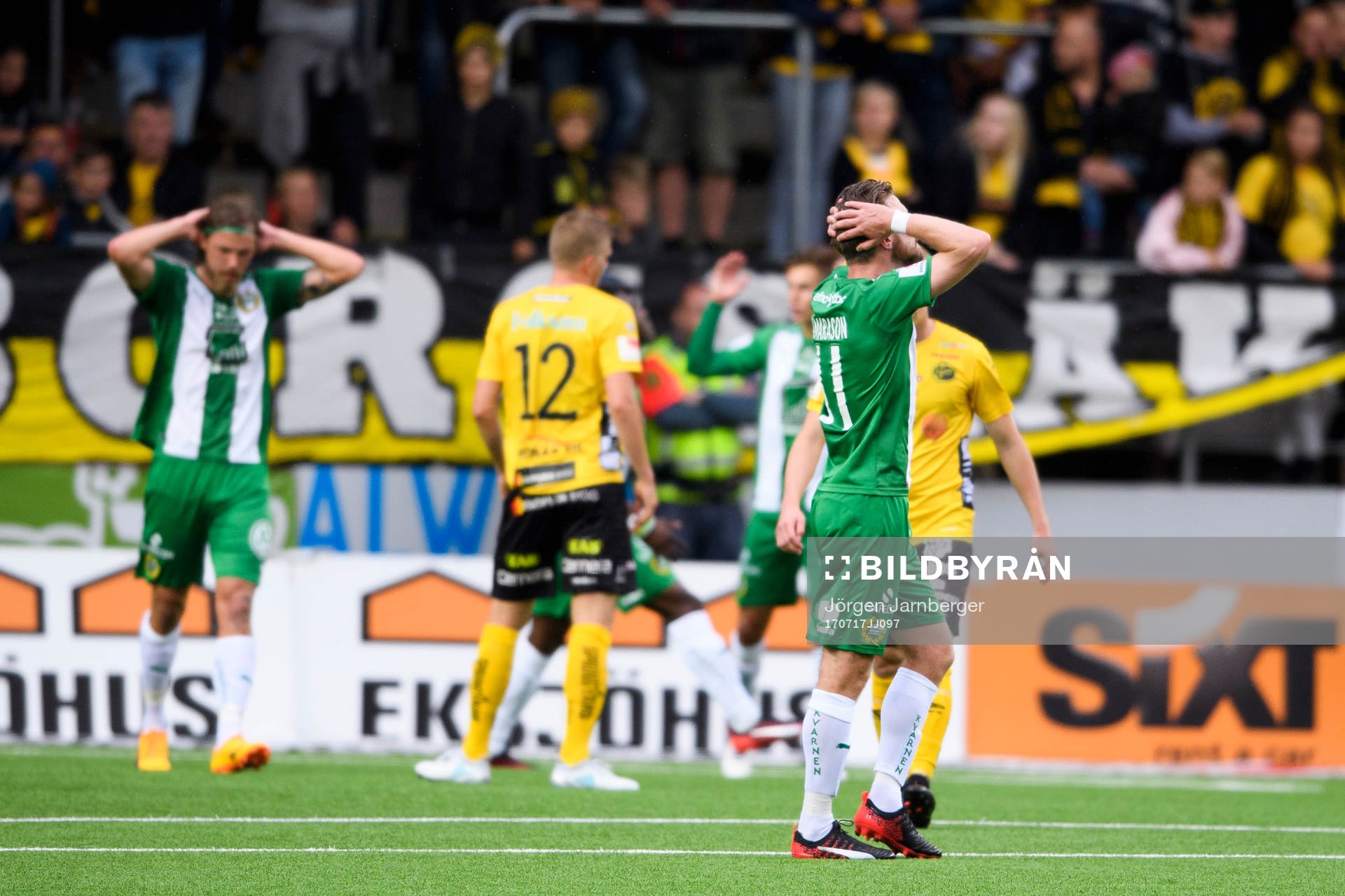 Hammarbys Arnór Smárason och Björn Paulsen deppar