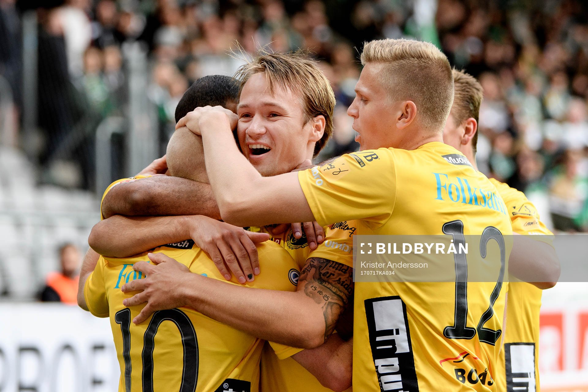 Elfsborgs Simon Lundevall har gjort 1-0 och laget jublar