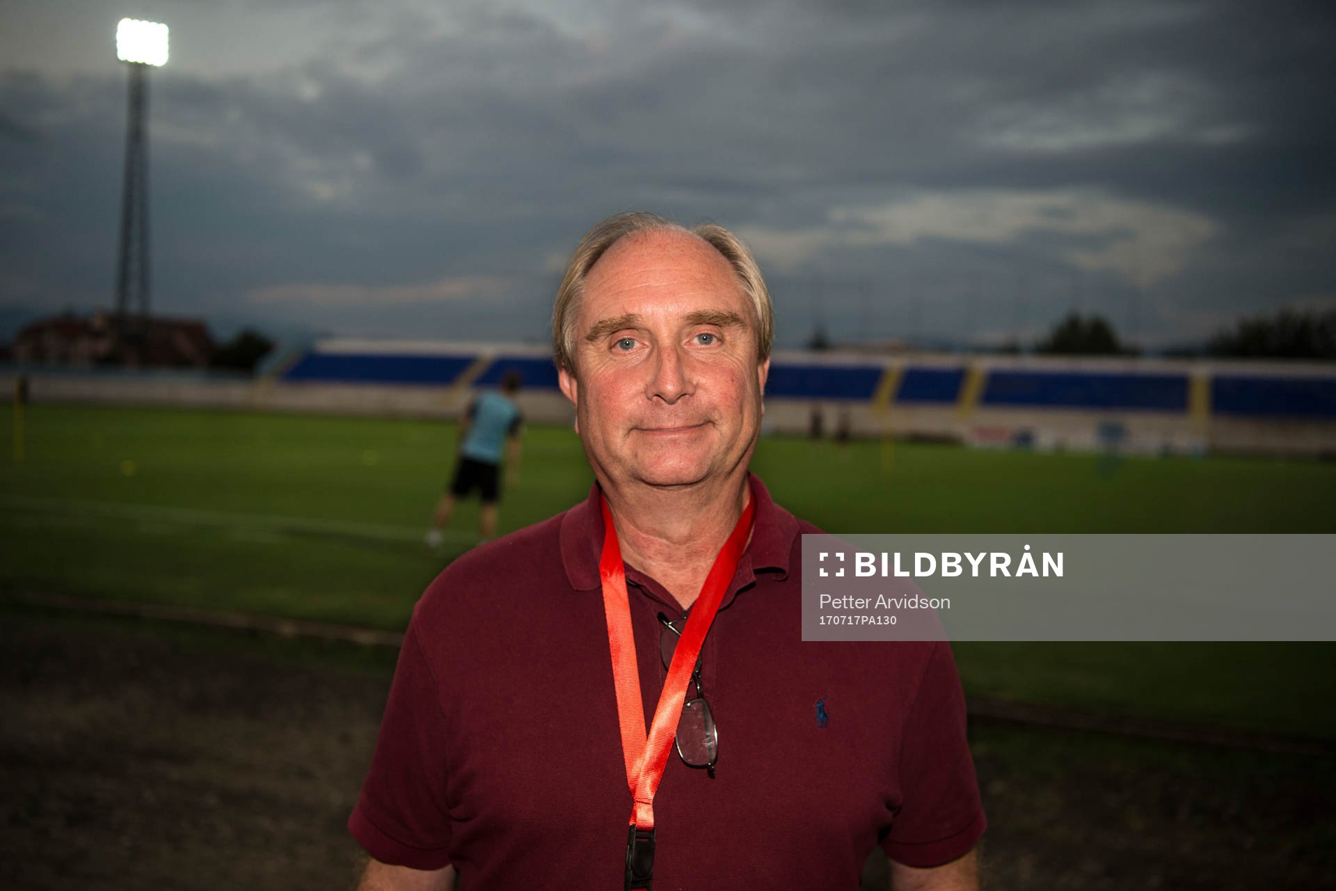 Sydsvenskans reporter Max Wiman poserar för en bylinebild under en träning inför kvalet till Champions League den 17 juli 2017 i Strumica.