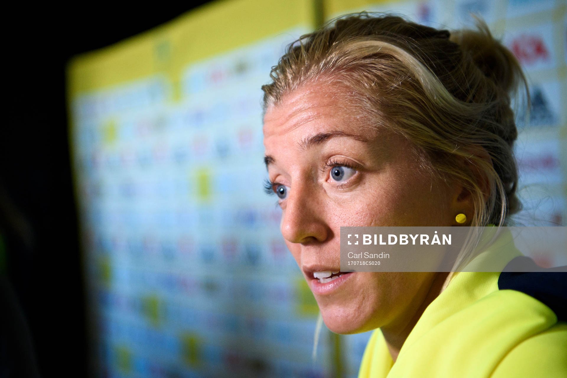 Linda Sembrant blir intervjuad på en pressträff med det svenska landslaget under dag 3 av fotbolls-EM den 18 juli 2017 i Arnhem.
