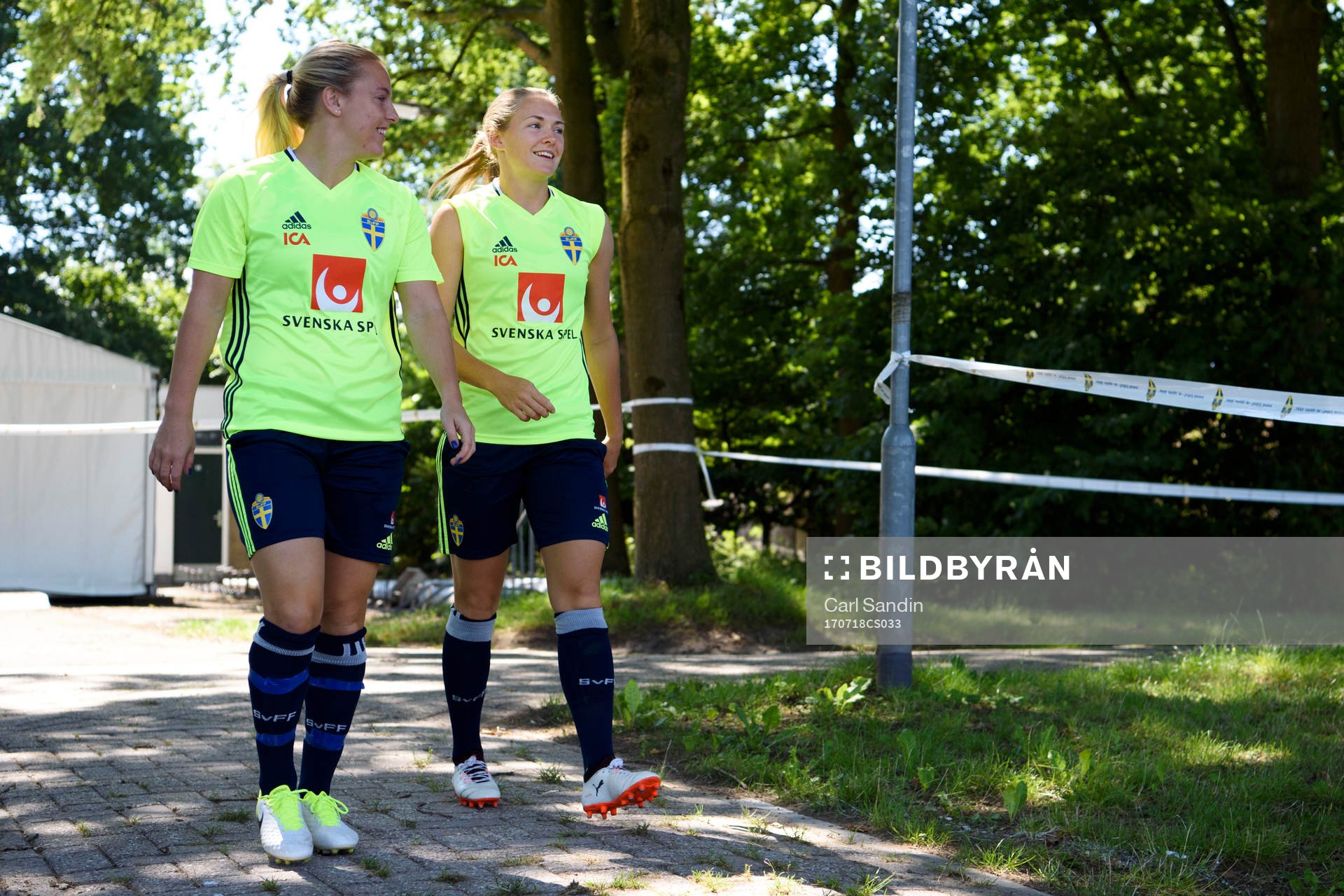 Mimmi Larsson och Magdalena Eriksson på en träning med