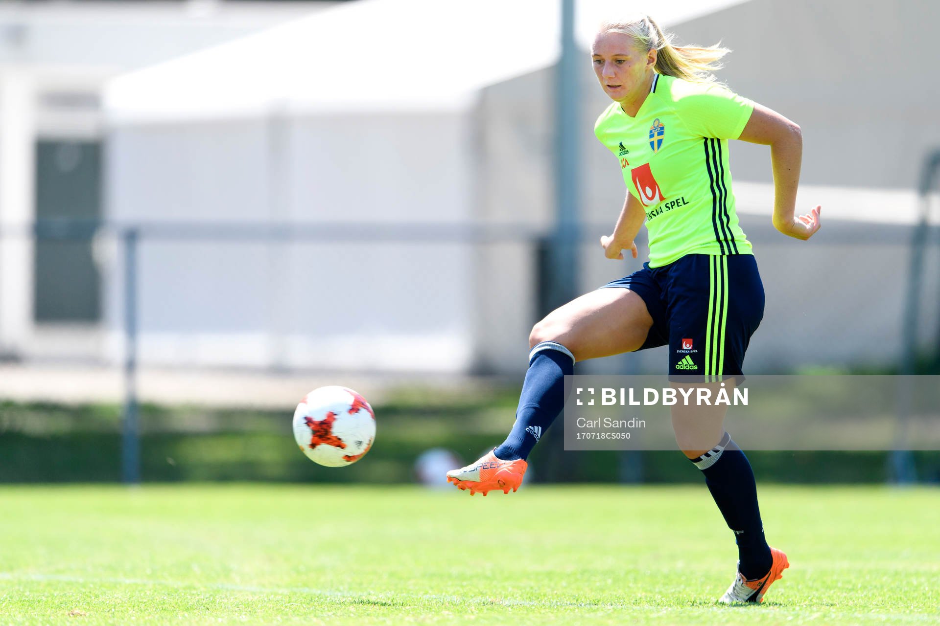 Stina Blackstenius på en träning med det svenska