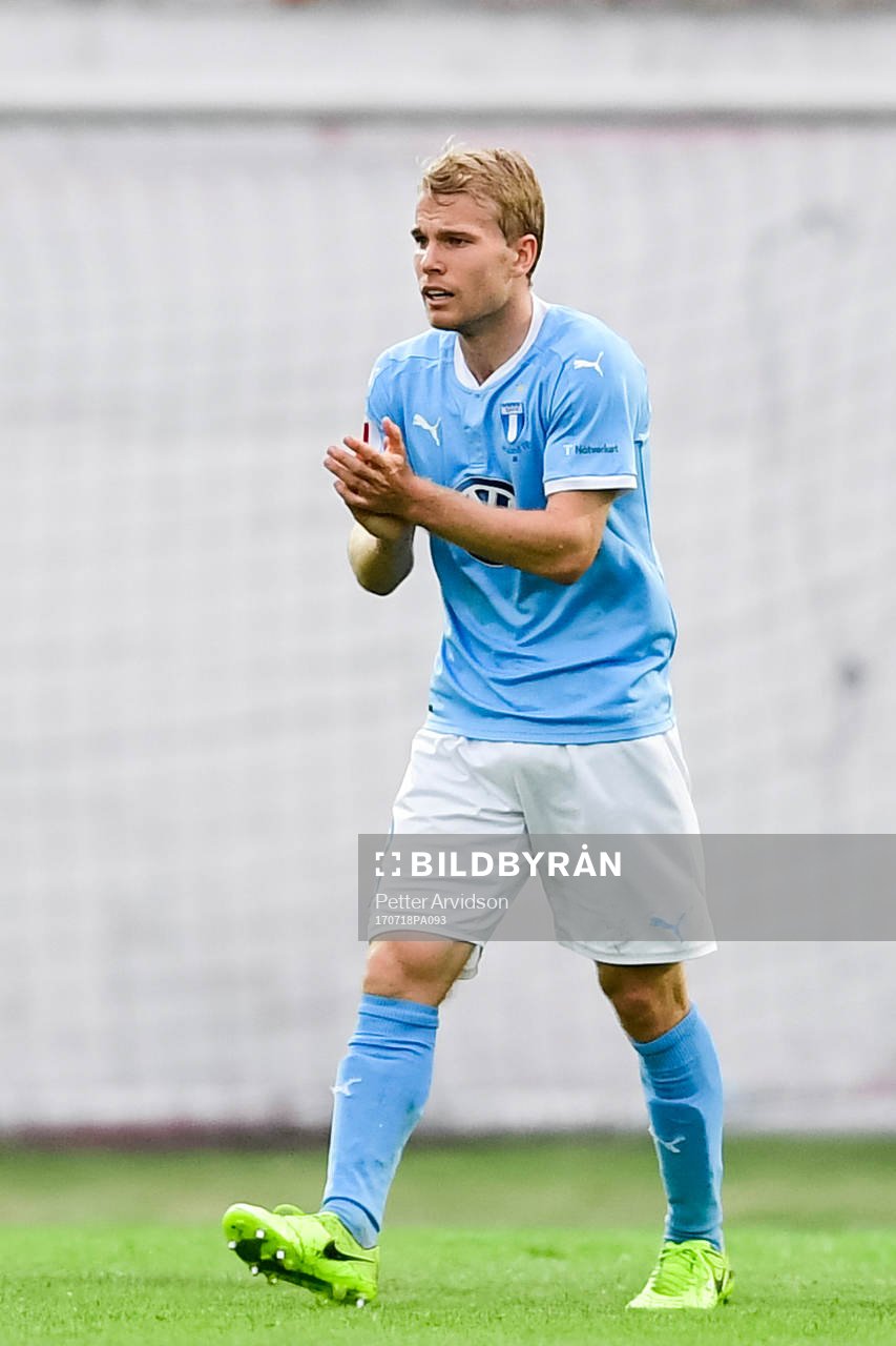 Malmö FFs Oscar Lewicki deppar