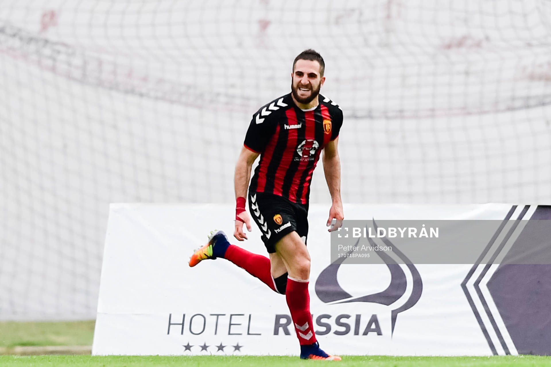  Vardars Tigran Basregjan jublar efter 2-1  under en fotbollsmatch mellan Vardar och Malmö FF i kvalet till Champions League den 18 juli 2017 i Strumica.