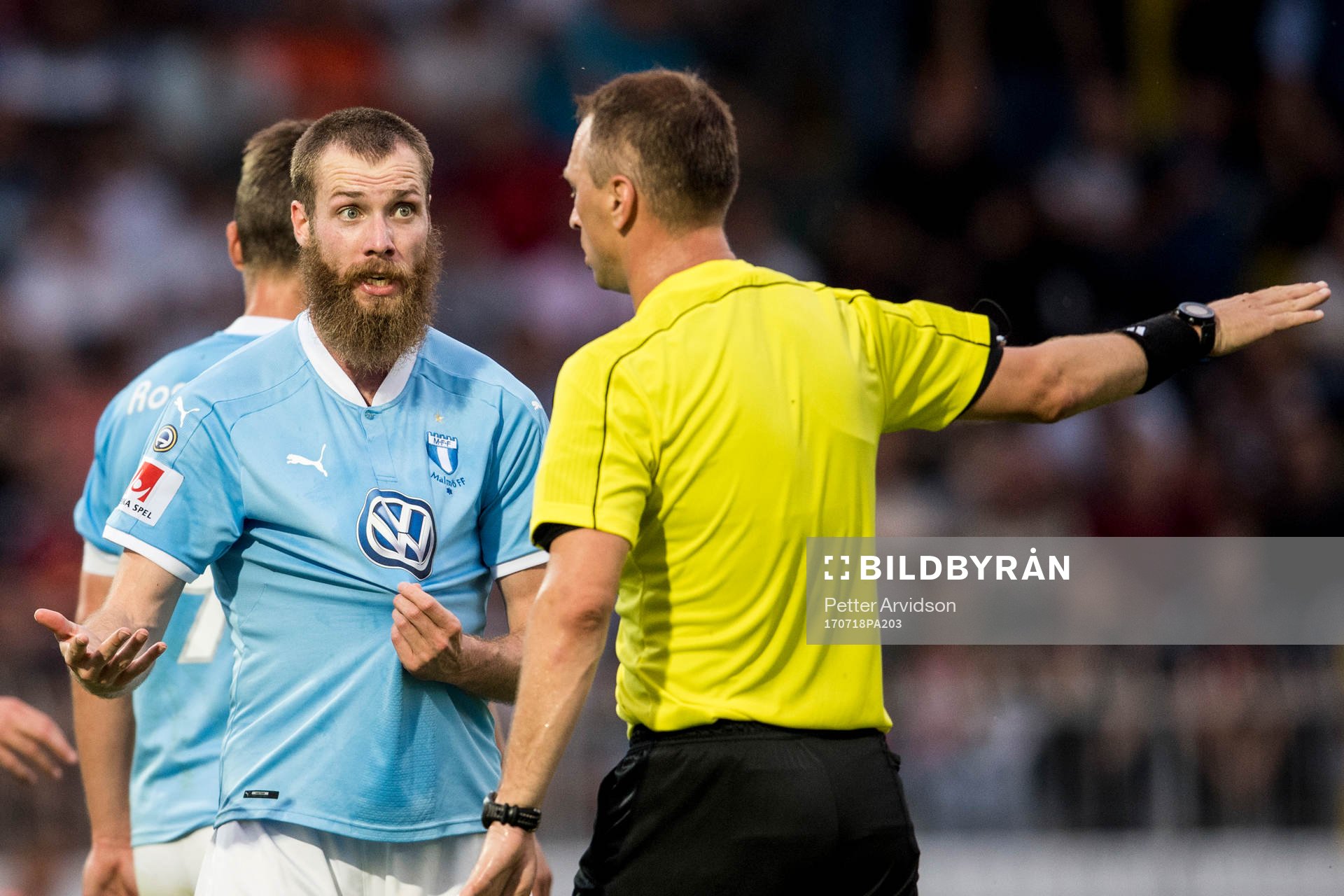 Malmö FFs Jo Inge Berget reagerar mot domaren