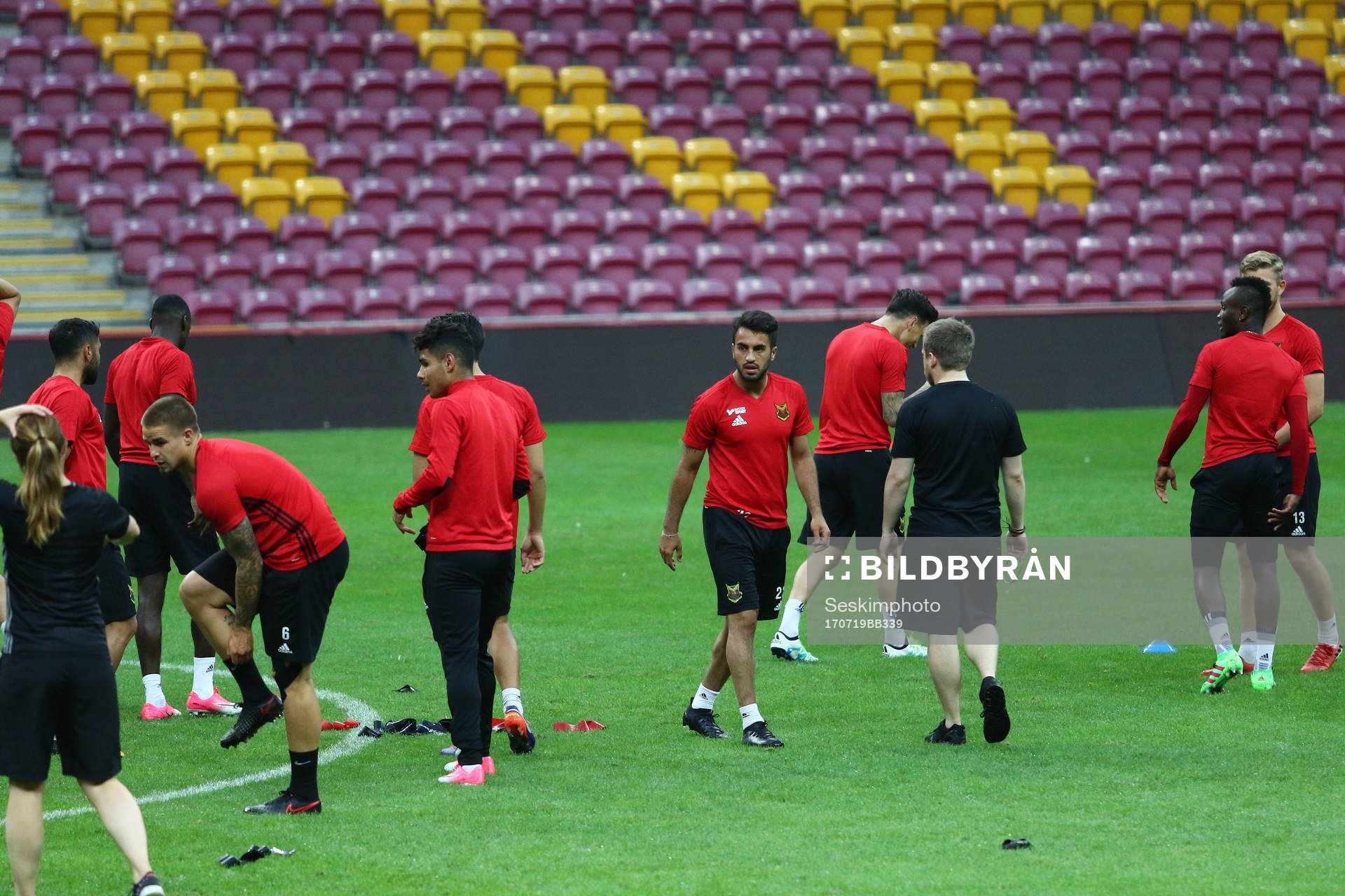 Östersunds Brwa Nouri och lagkamrater