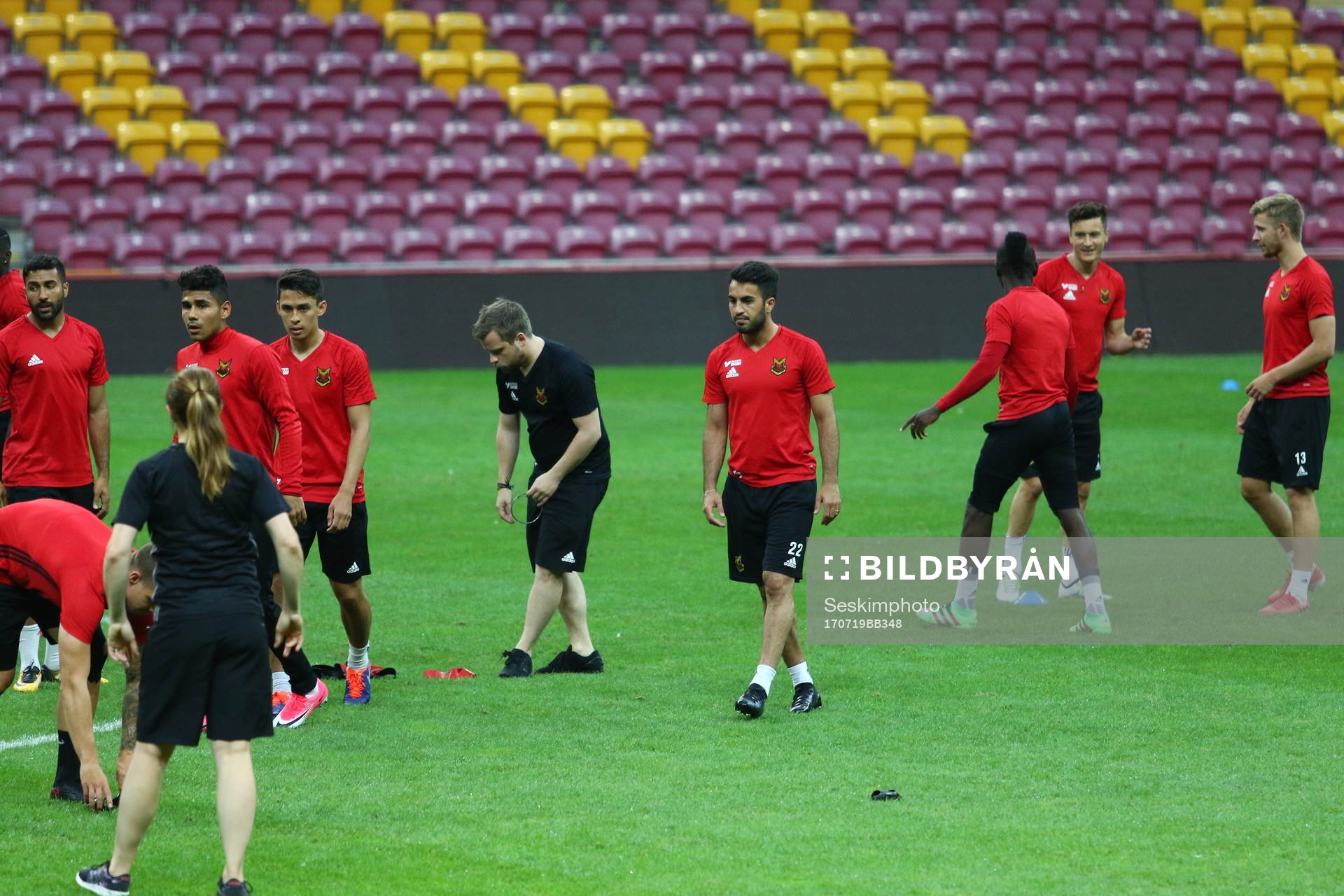 Östersunds Brwa Nouri och lagkamrater