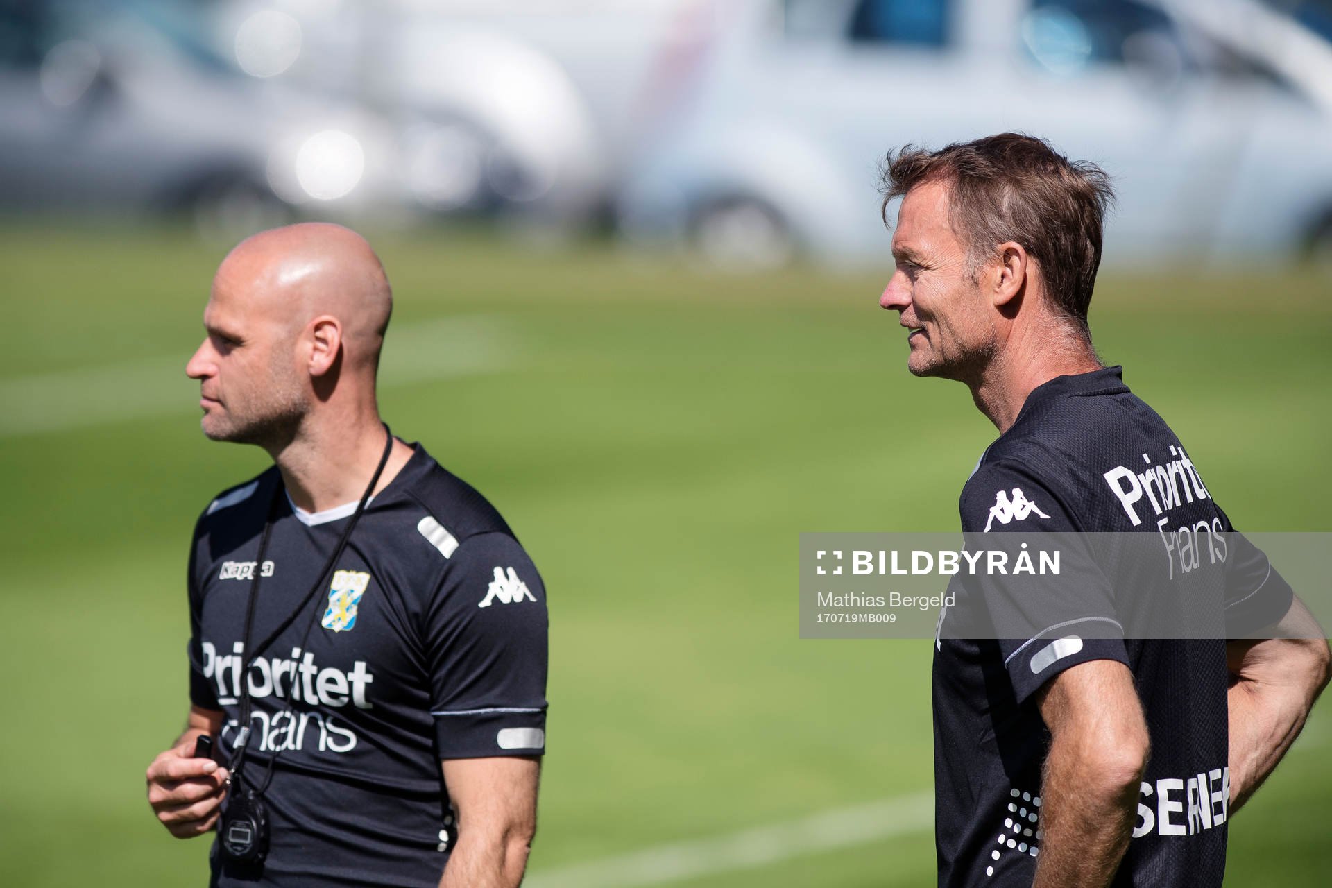 U-lagstränaren Thomas Olsson och assisterande tränare