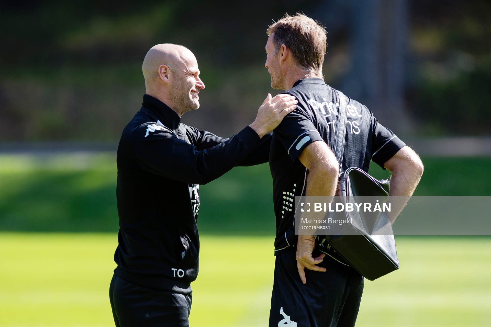 U-lagstränaren Thomas Olsson och assisterande tränare