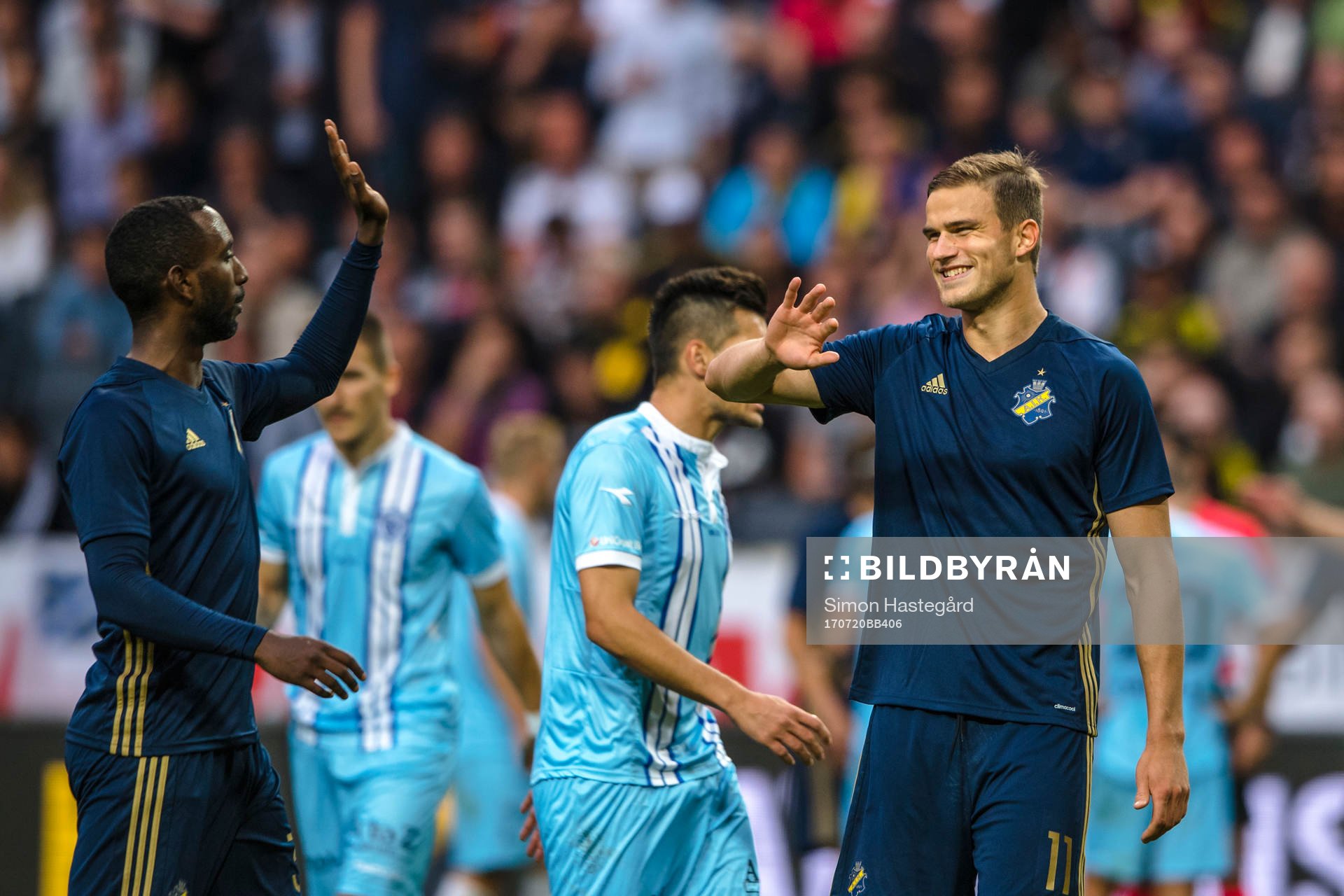 s Henok Goitom och Eero Markkanen jublar