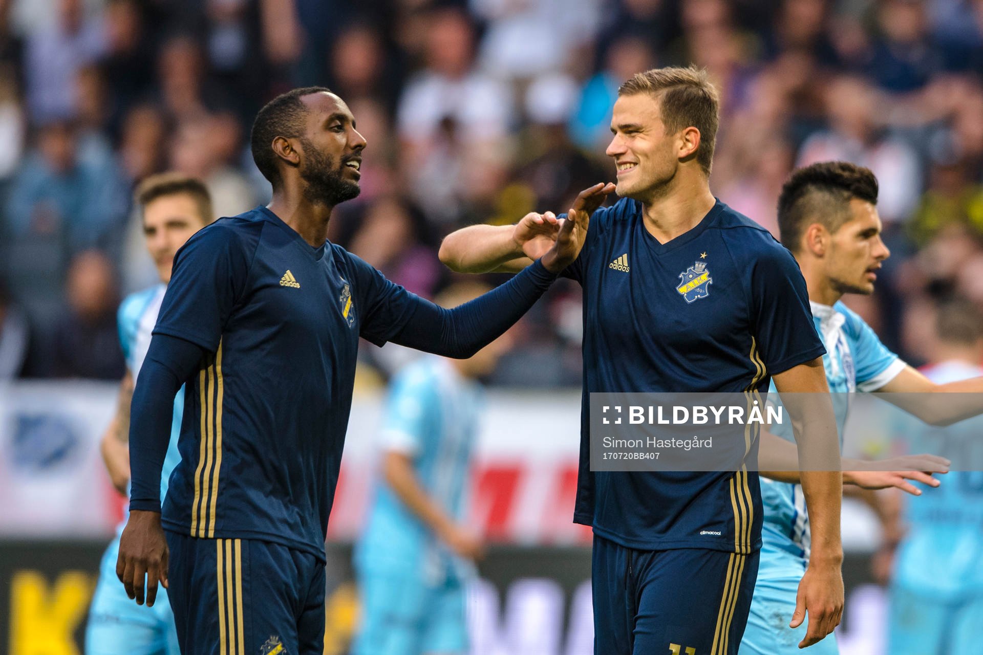 s Henok Goitom och Eero Markkanen jublar