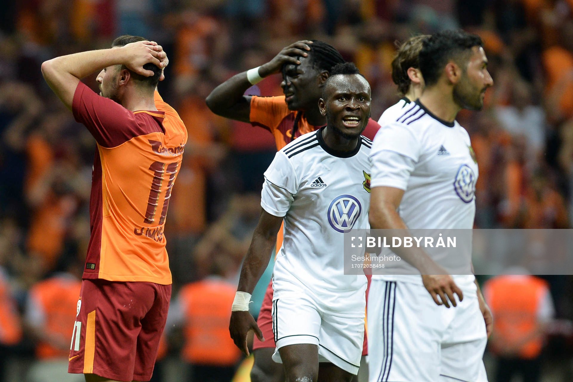 Galatasarays Sinan Gumus deppar och Östersunds Samuel