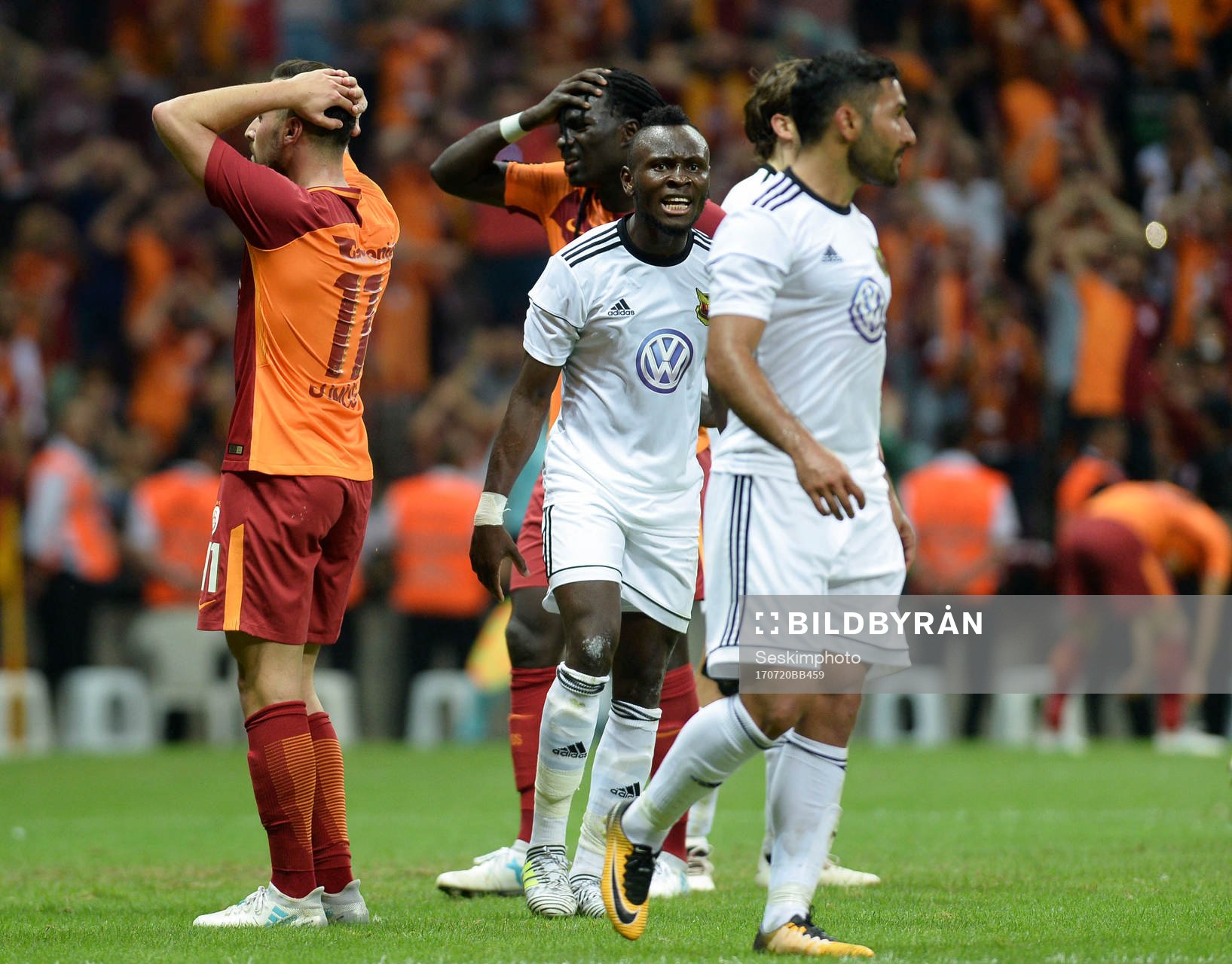 Galatasarays Sinan Gumus deppar och Östersunds Samuel