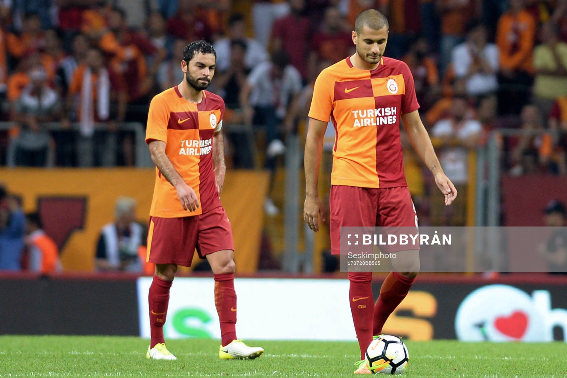Galatasarays Silcuk Inan och Eren Derdiyok deppar