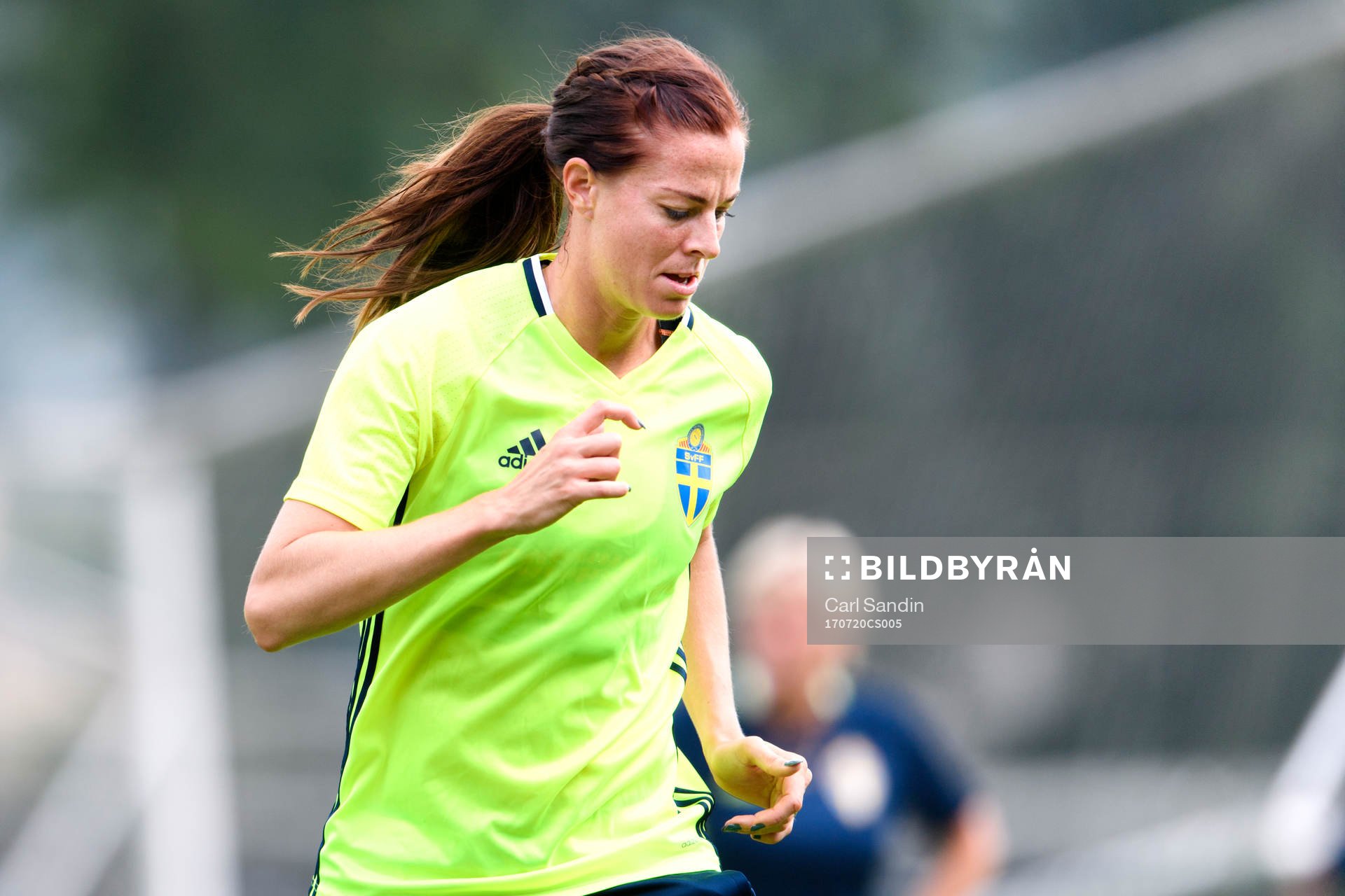 Lotta Schelin på en träning med det svenska landslaget