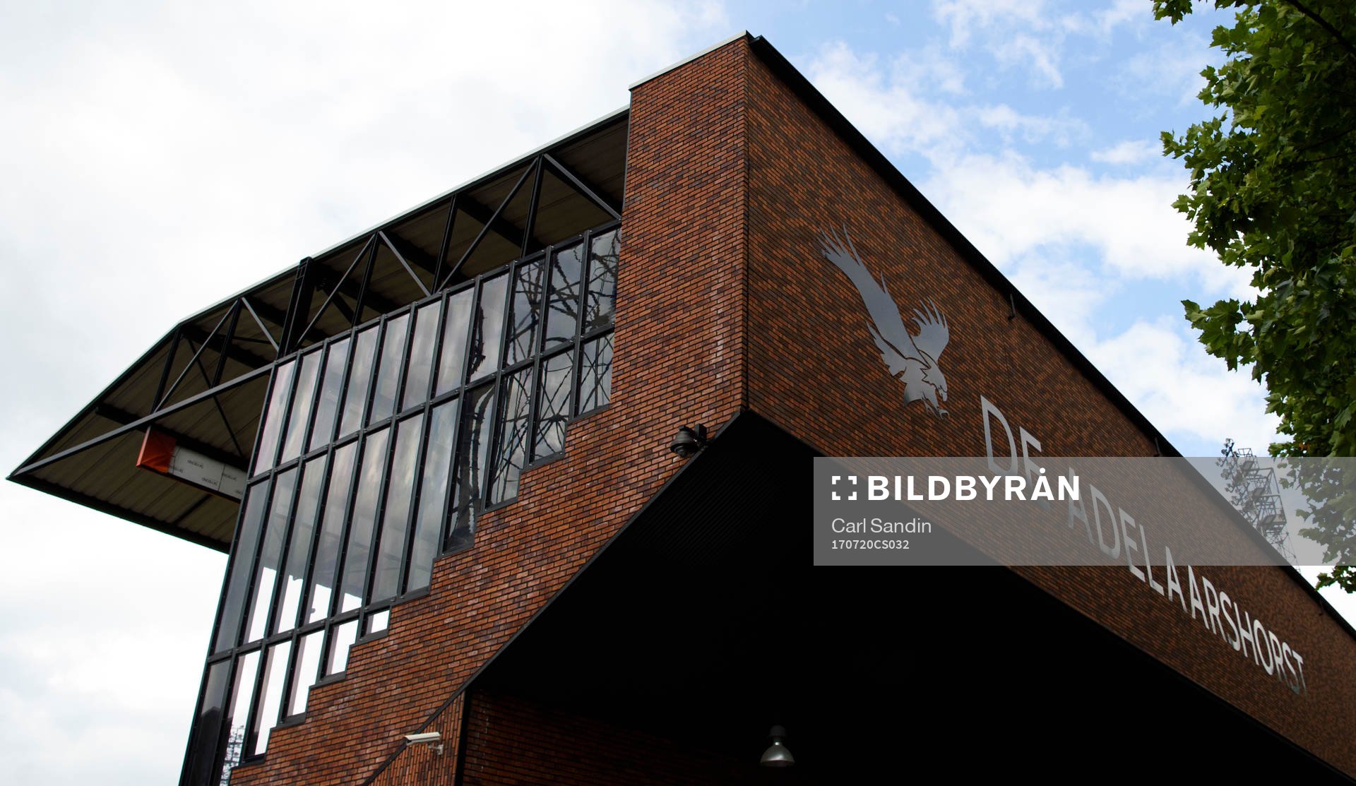 Exteriör av arenan De Adelaarshorst