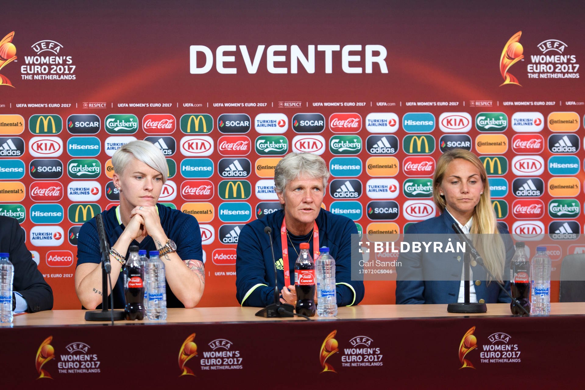 Nilla Fischer, förbundskapten Pia Sundhage och