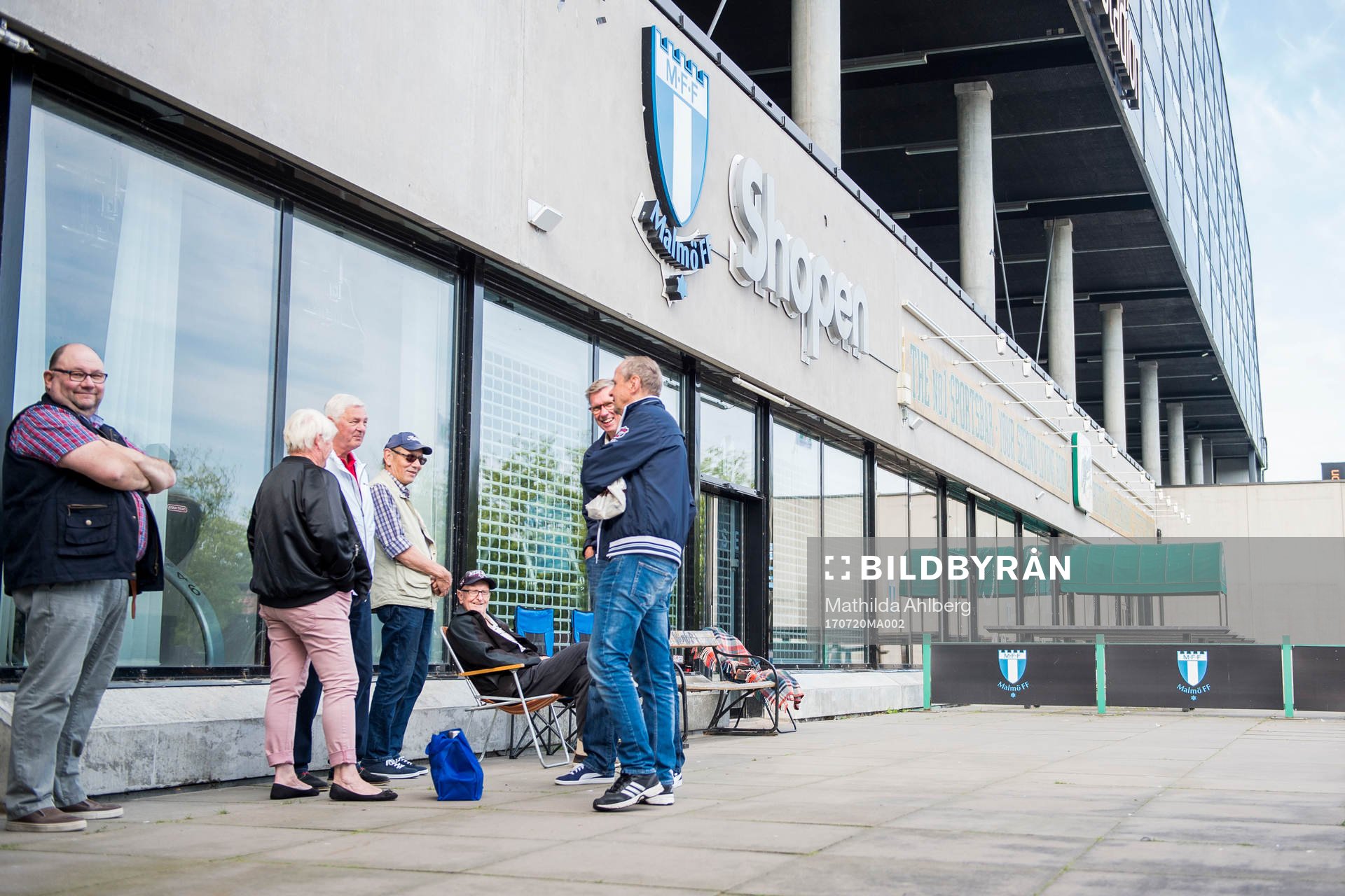 Kö utanför MFF Shopen