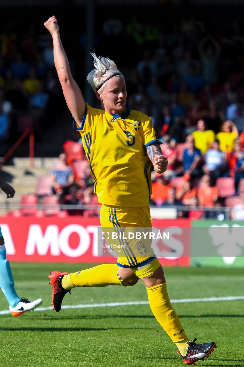 Sveriges Nilla Fischer  jublar