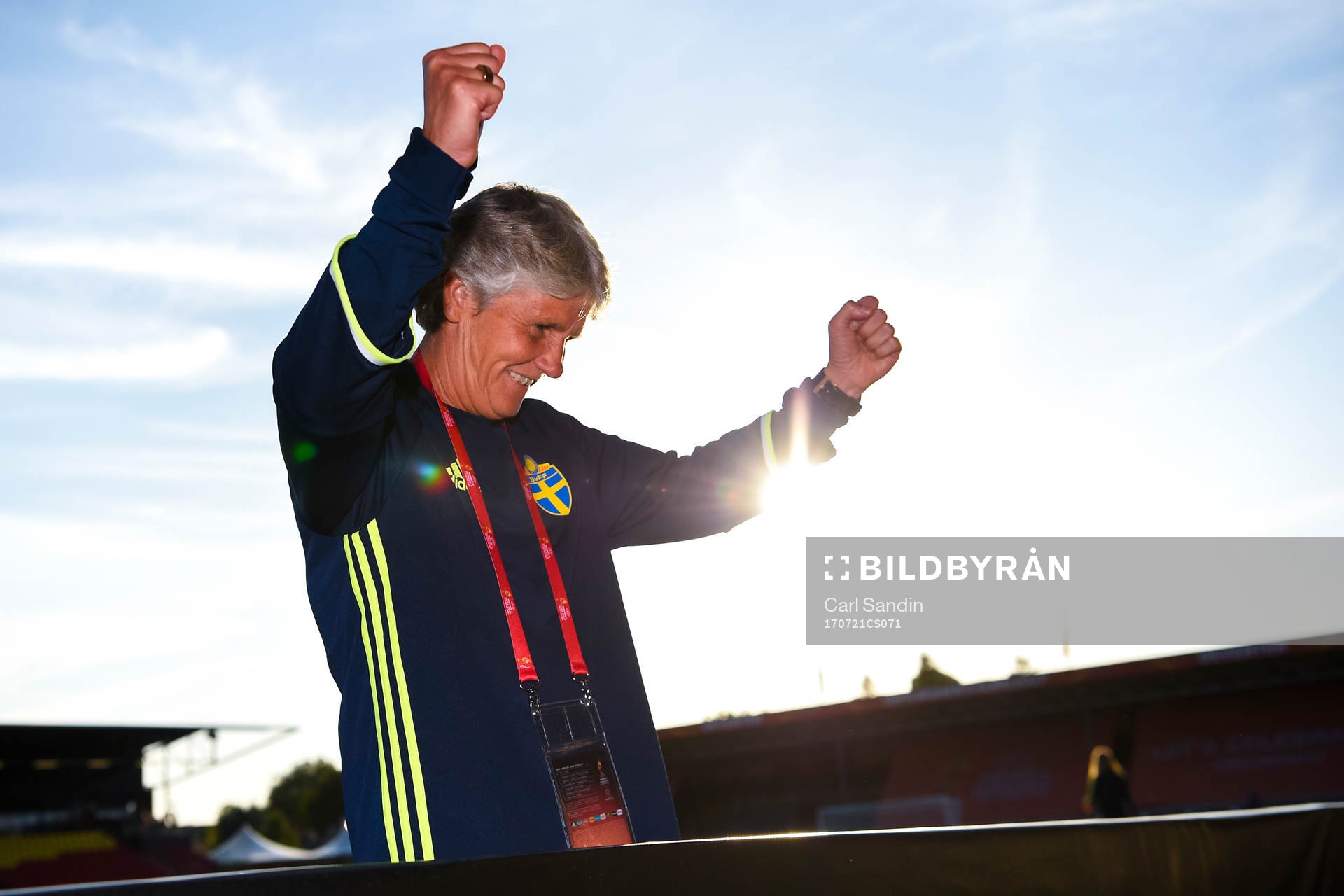 Sveriges förbundskapten Pia Sundhage jublar