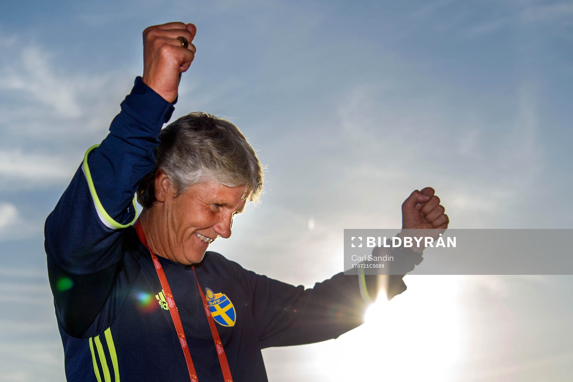 Sveriges förbundskapten Pia Sundhage jublar