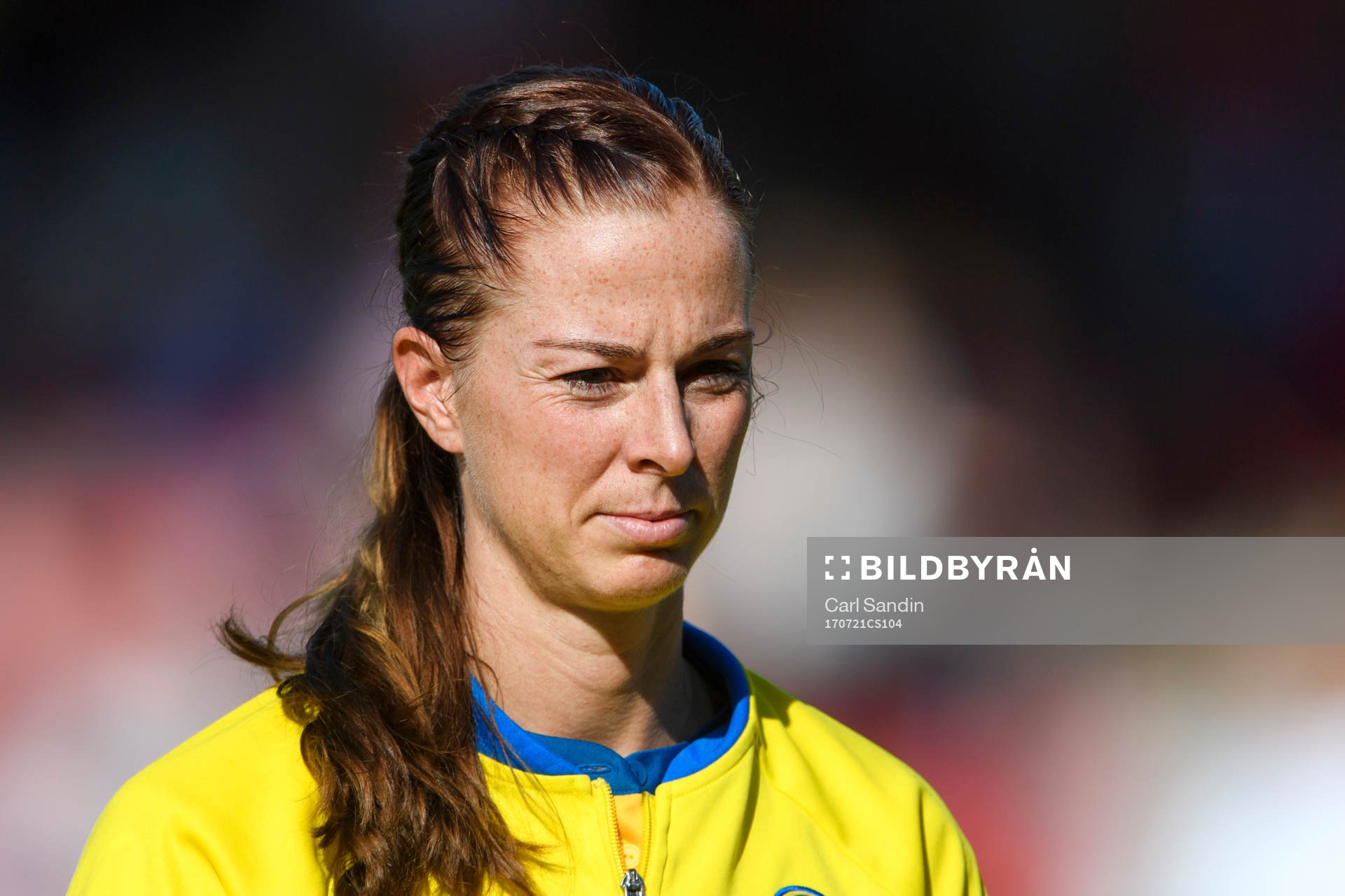Sveriges Lotta Schelin vid lineup innan matchen mellan