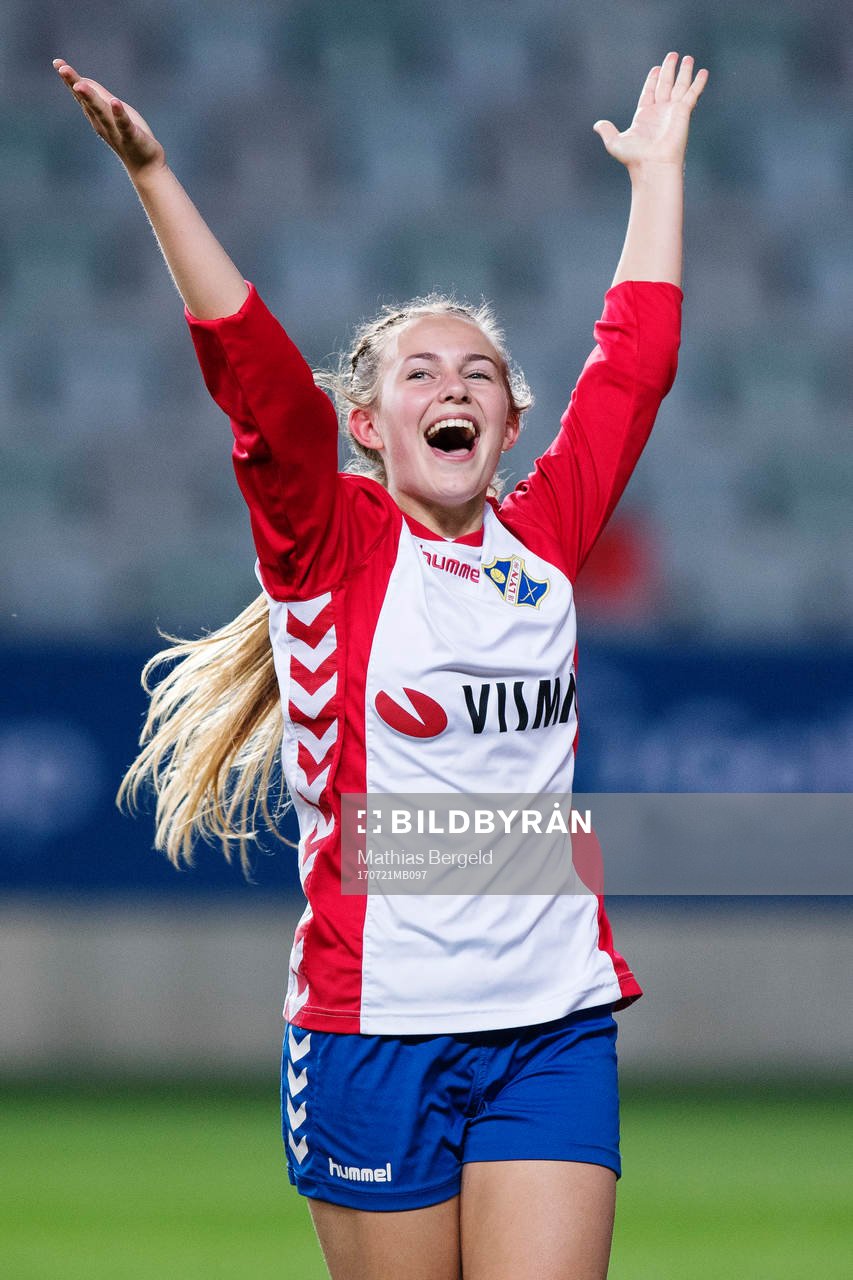 Lynspelare jublarefter finalen i grupp G18