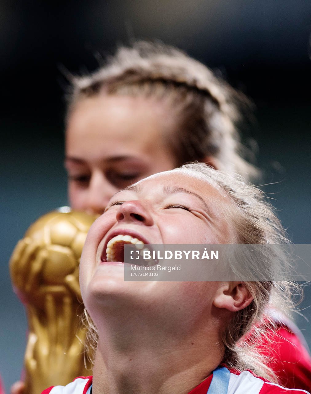 En Lyn spelare jublar