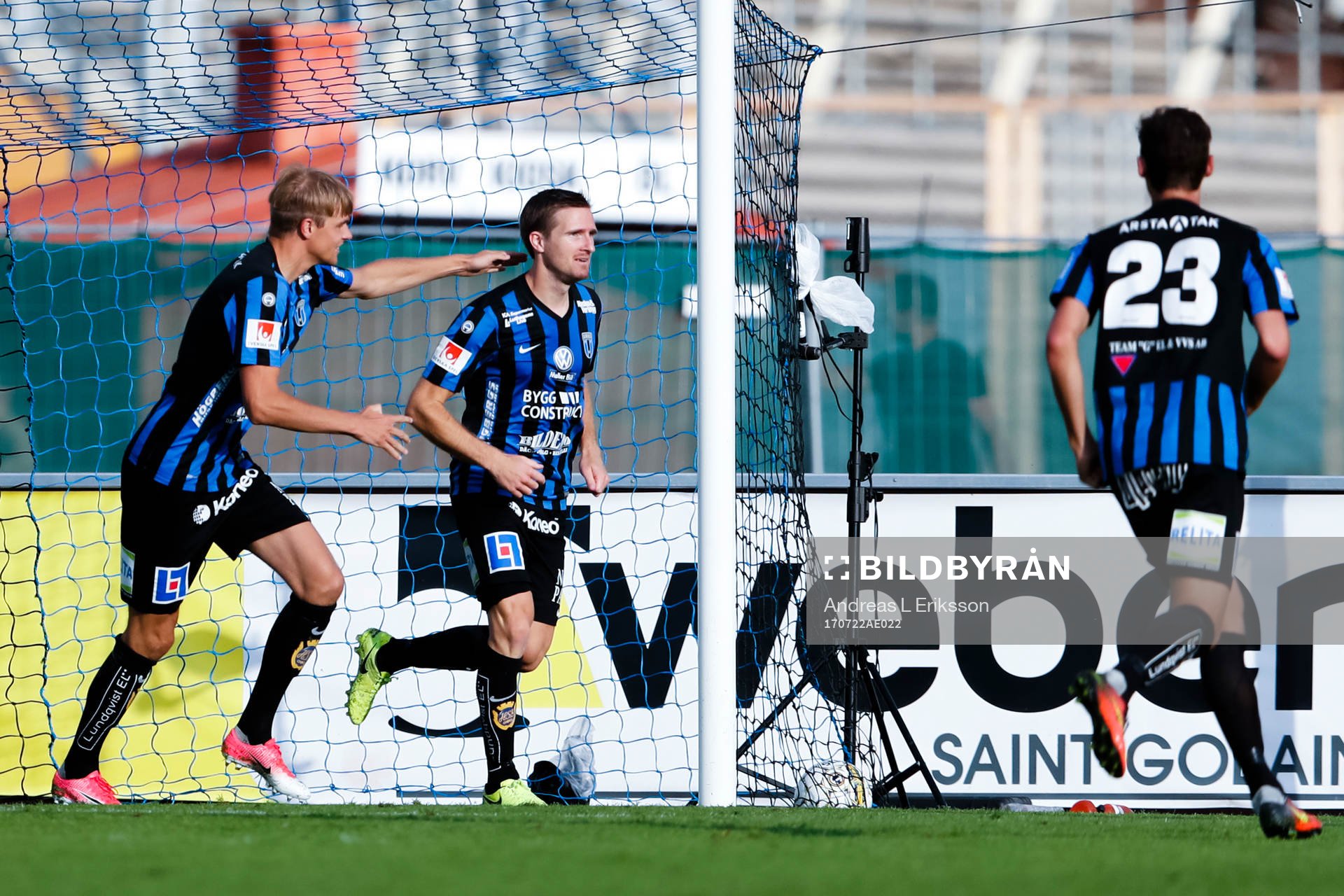 Sirius Jesper Arvidsson jublar med Oscar Pehrsson