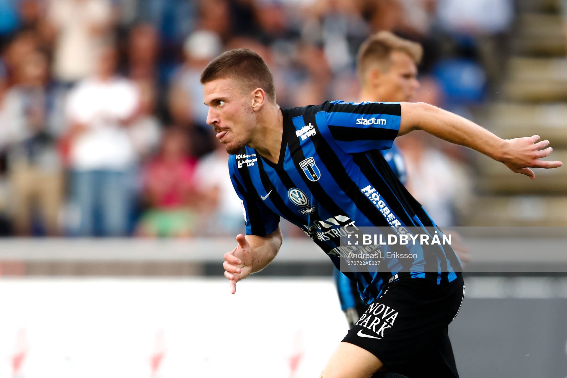 Sirius Shkodran Maholli jublar efter 2-2 under fotbollsmatchen i Allsvenskan mellan Sirius och Häcken den 22 juli 2017 i Stockholm. 