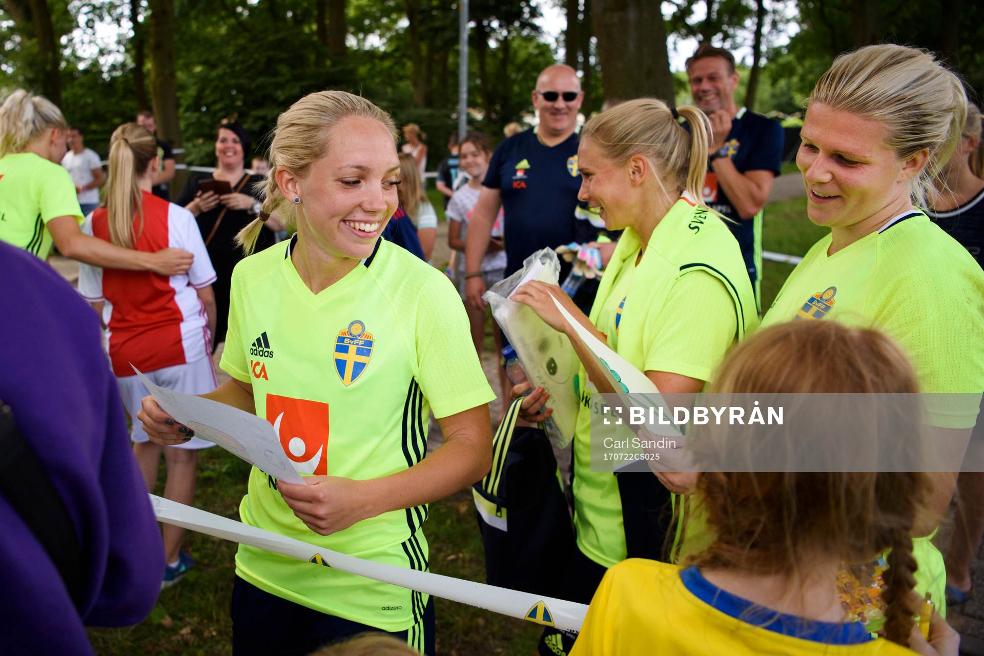Elin Rubensson, Jonna Andersson och målvakt Emelie