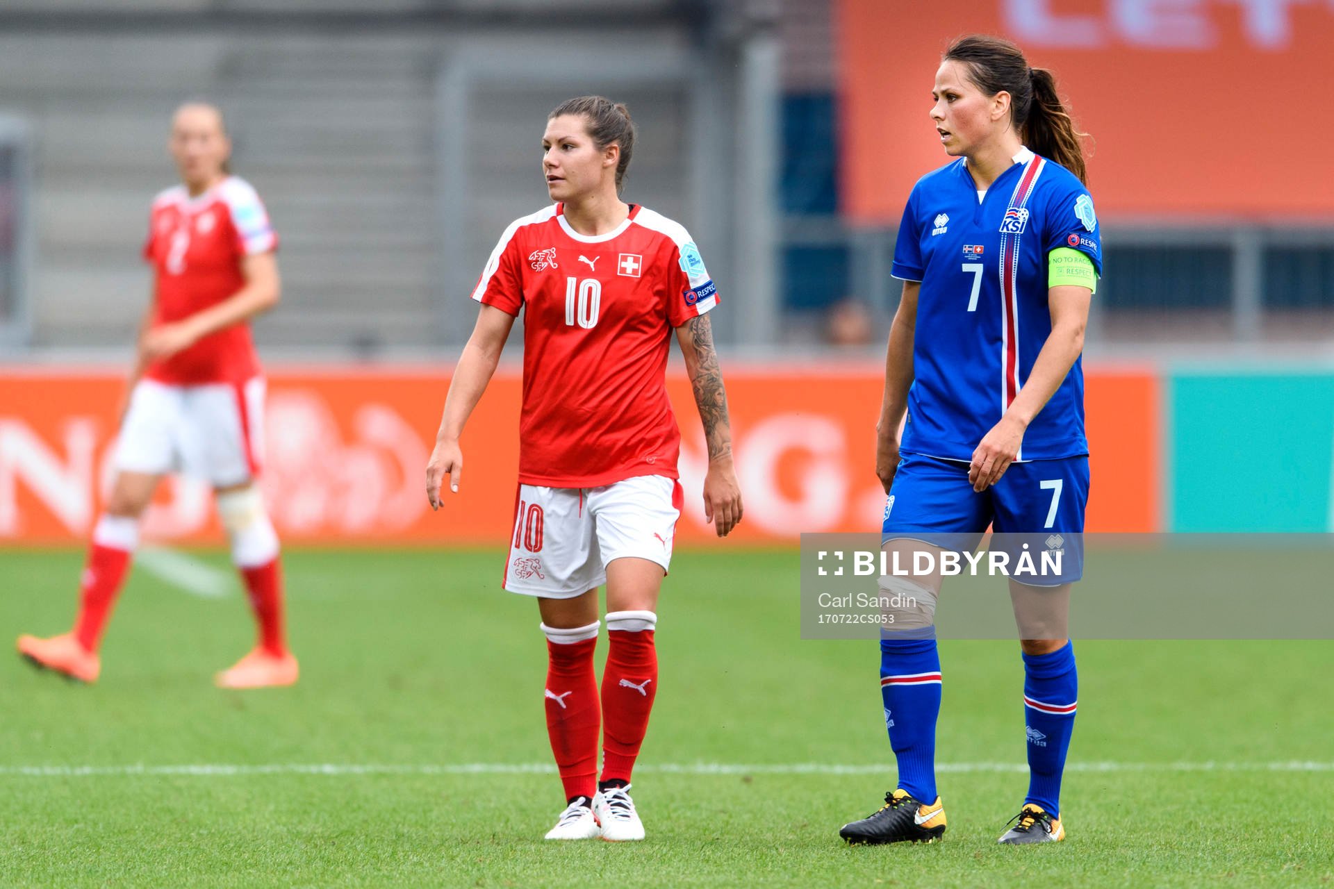 Schweiz Ramona Bachmann och Islands Sara Björk